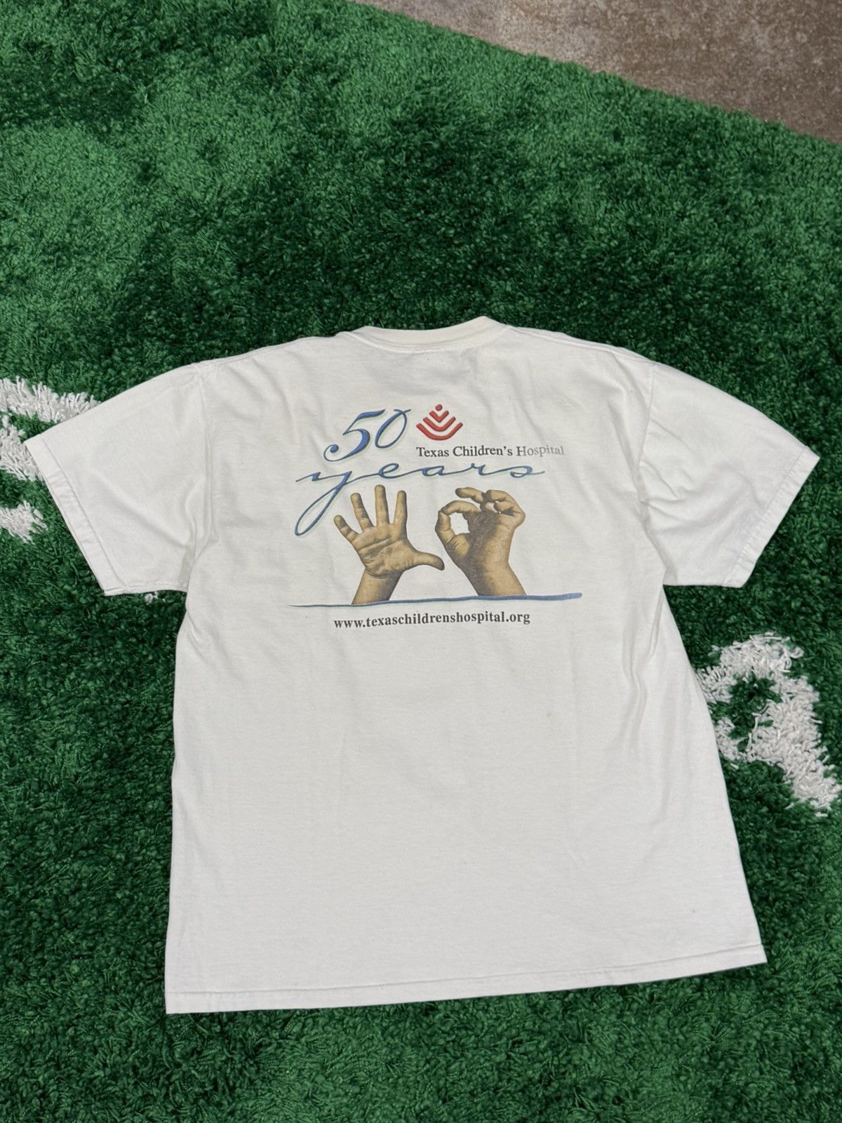 Vintage Vintage White Texas Childrens Hospital Hand Sign Large TX 50 Size US L / EU 52-54 / 3 - 1 Thumbnail