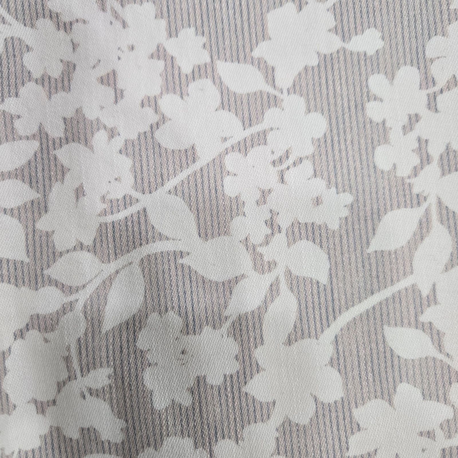Anthropologie Pilcro Gray Floral Cropped Straight Leg Pants Size 32 Size 32" / US 10 / IT 46 - 13 Thumbnail