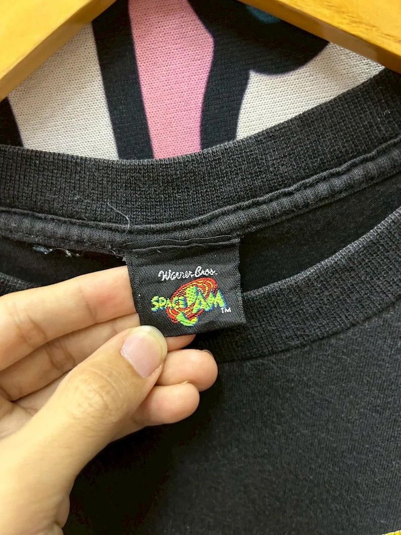 Vintage Vintage 1996 Taz Manian Space Jam Movie tshirt size L Size US L / EU 52-54 / 3 - 6 Thumbnail