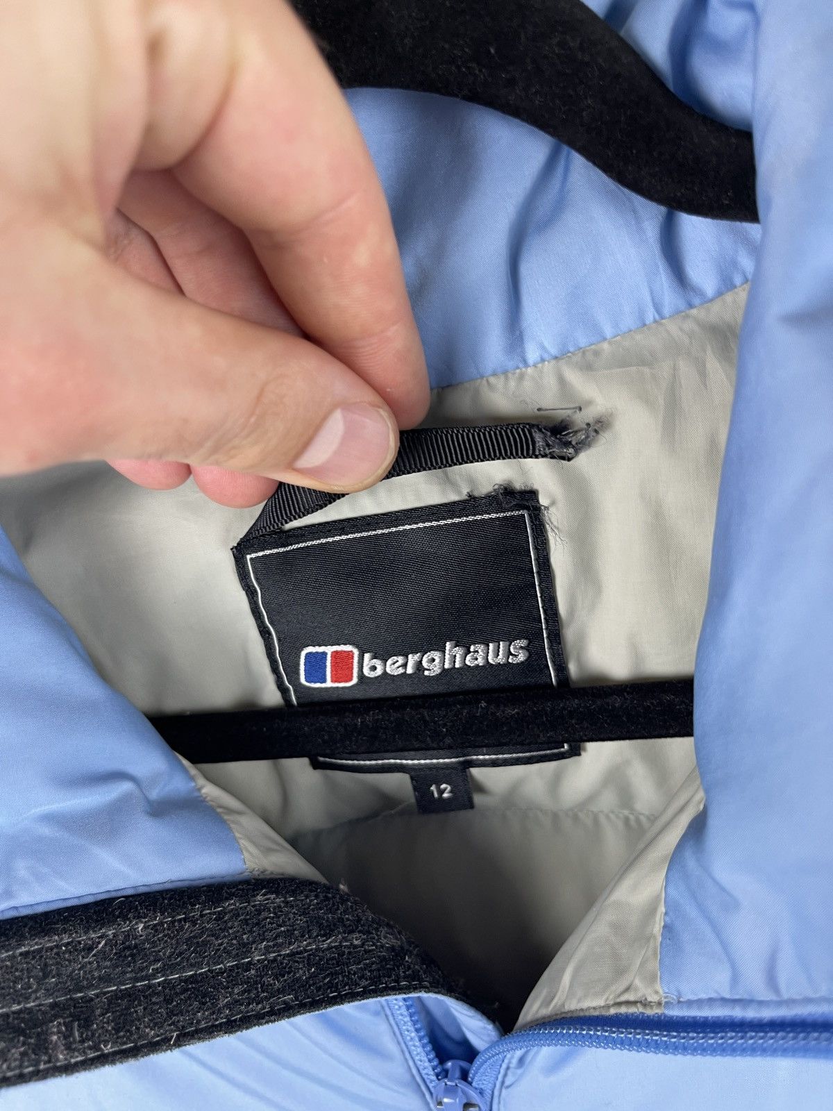 Berghaus Berghaus blue 500 Down vest size 12 outdoor Size M / US 6-8 / IT 42-44 - 8 Thumbnail