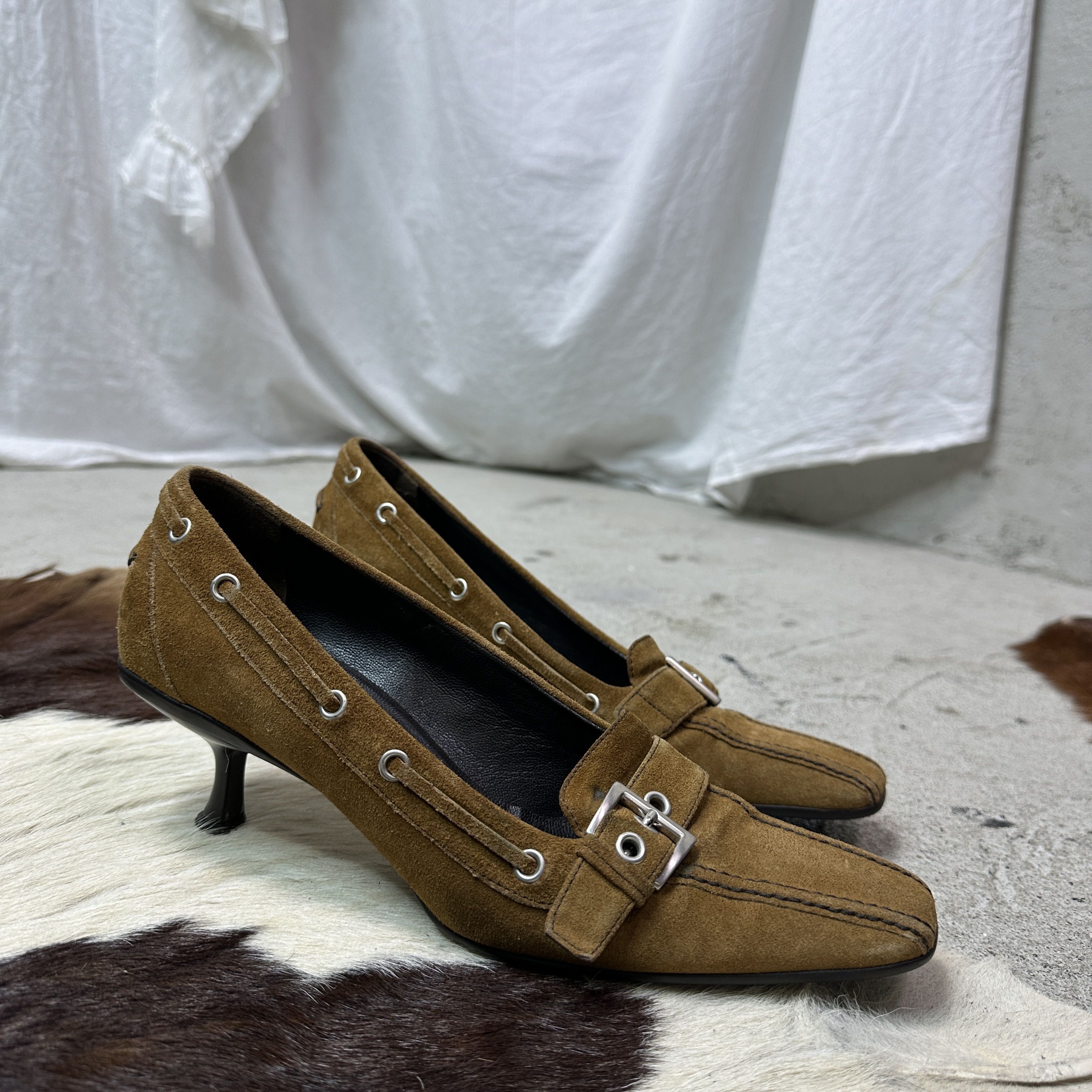 Vintage Vintage Leather Prada Suede Buckled Kitten Heels Y2K Size US 9.5 / IT 39.5 - 2 Thumbnail