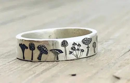 Japanese Brand × Jewelry Handmade Carved Mushroom Ring (size 6-10) Size ONE SIZE - 1 Thumbnail