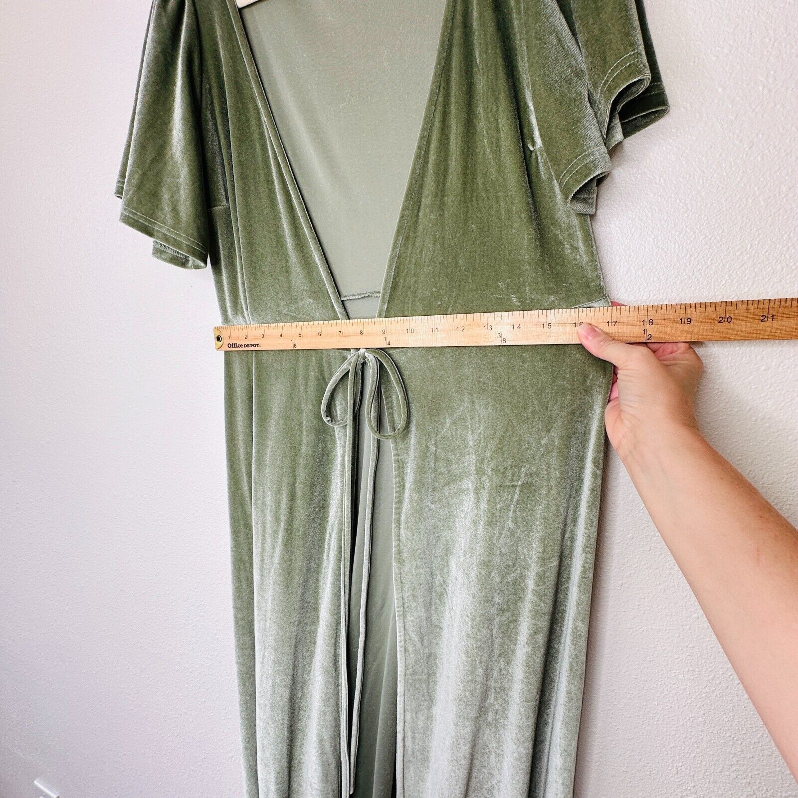 Other Baltic Born Sage Green Velour Flutter Sleeve Maxi Wrap Dress Size XS / US 0-2 / IT 36-38 - 16 Thumbnail