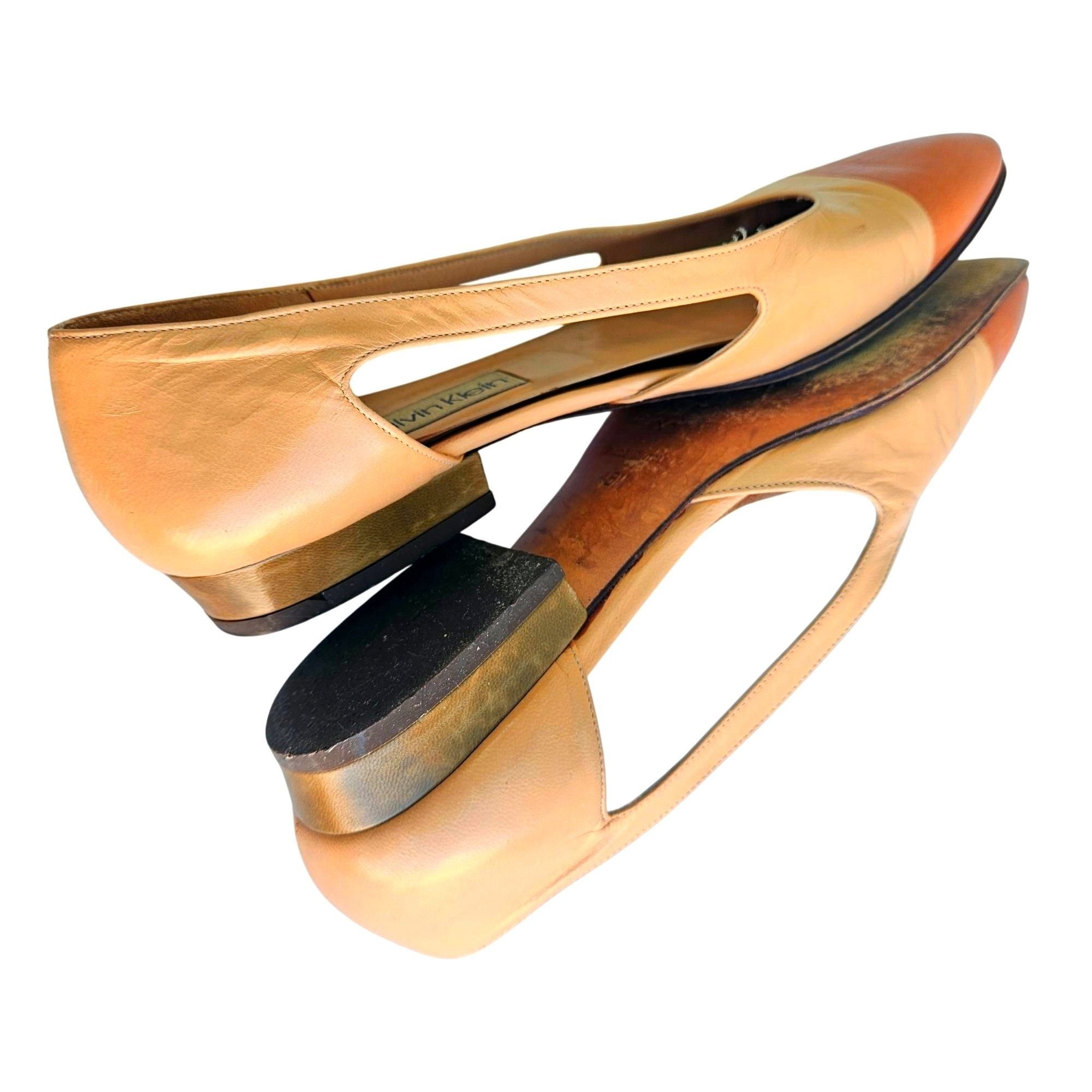 Calvin Klein Vintage Calvin Klein Flats Italy Leather Cap Toe Cutout Beig Size US 5 / IT 35 - 12 Thumbnail