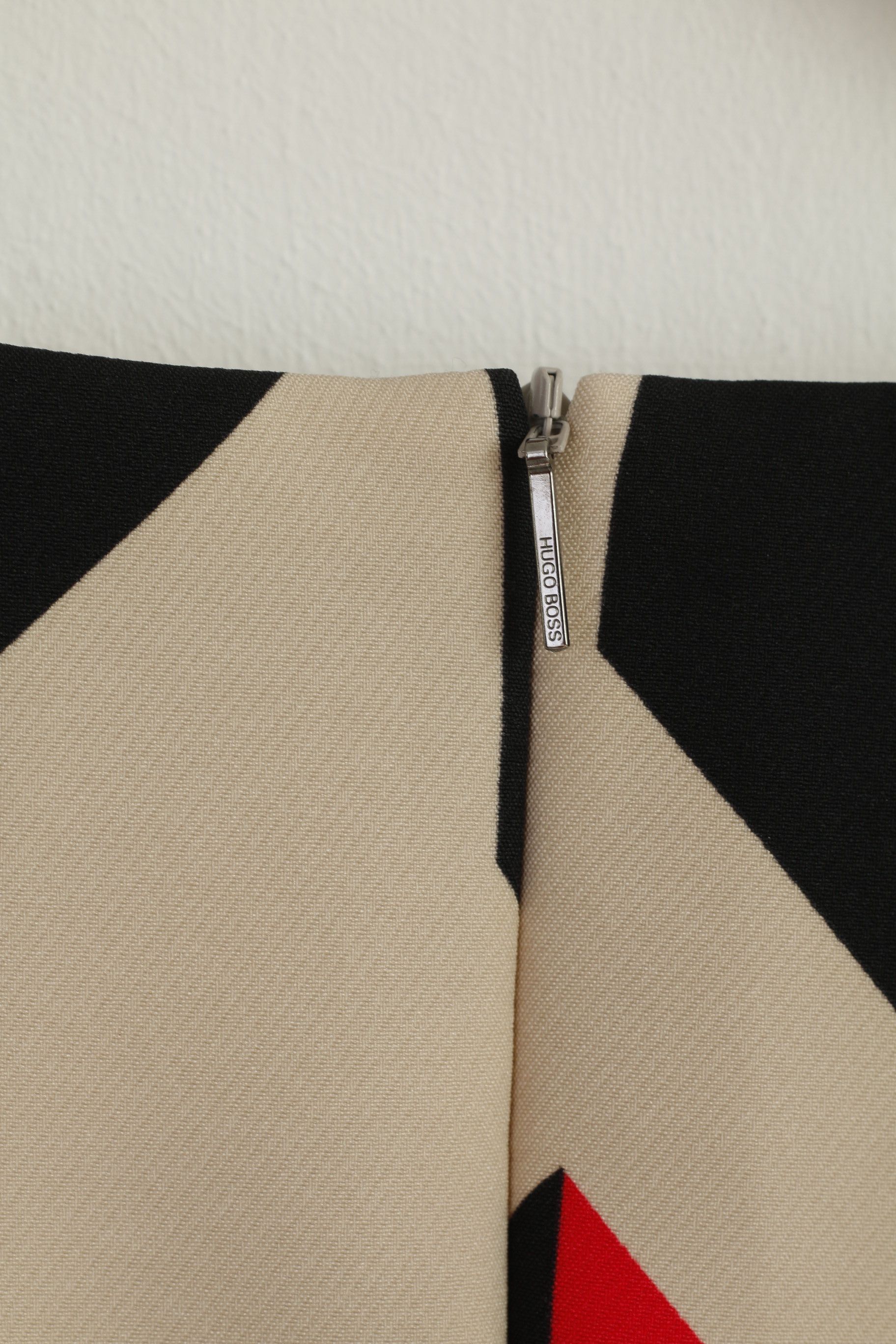 Hugo Boss Hugo Boss Women 36 8 S/M Dress Beige Sleeveless Pencil 1370 Size S / US 4 / IT 40 - 6 Thumbnail