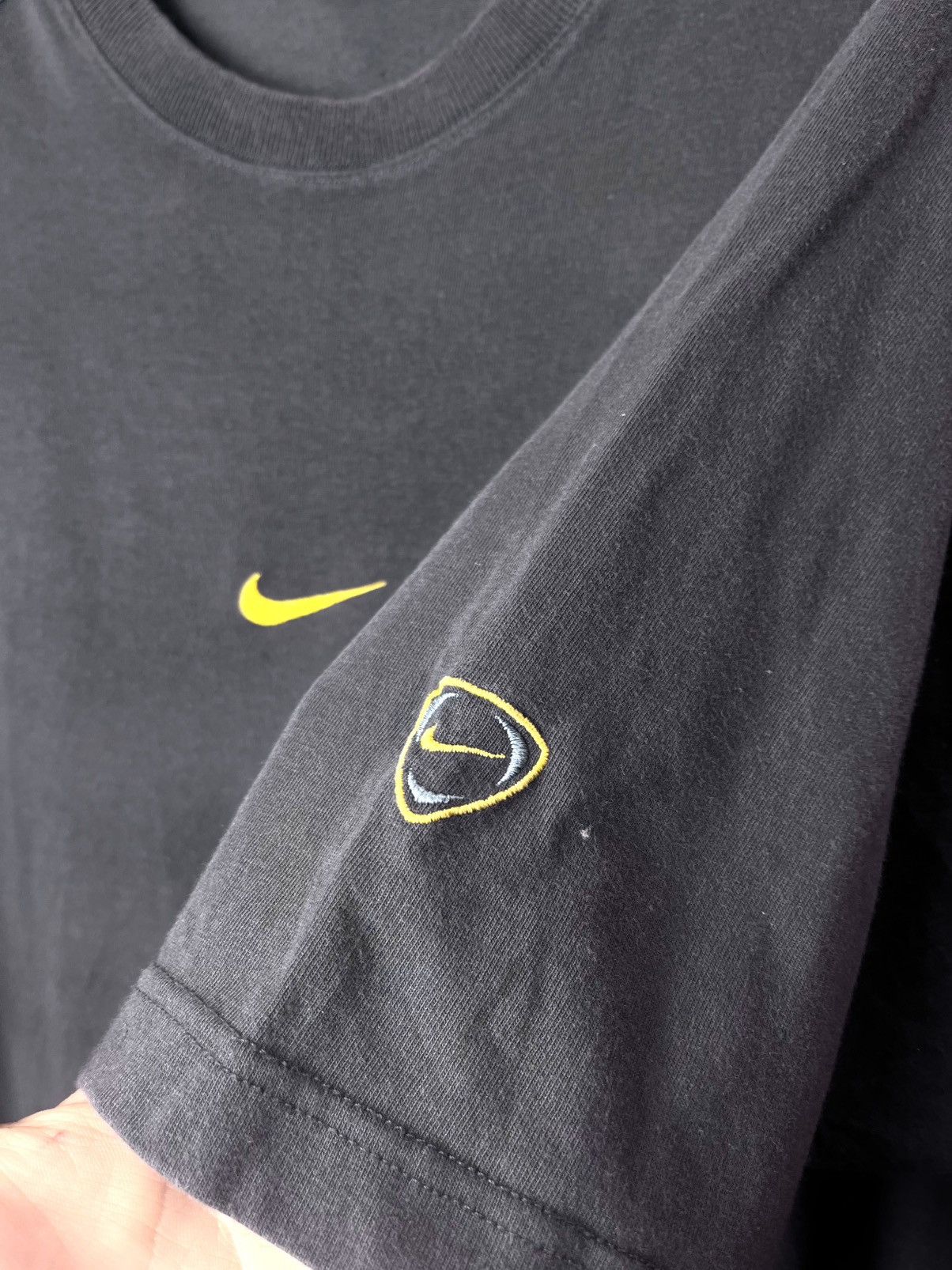 Nike Vintage Nike Center Logo Zurich Football Club T Shirt Size US XL / EU 56 / 4 - 4 Thumbnail