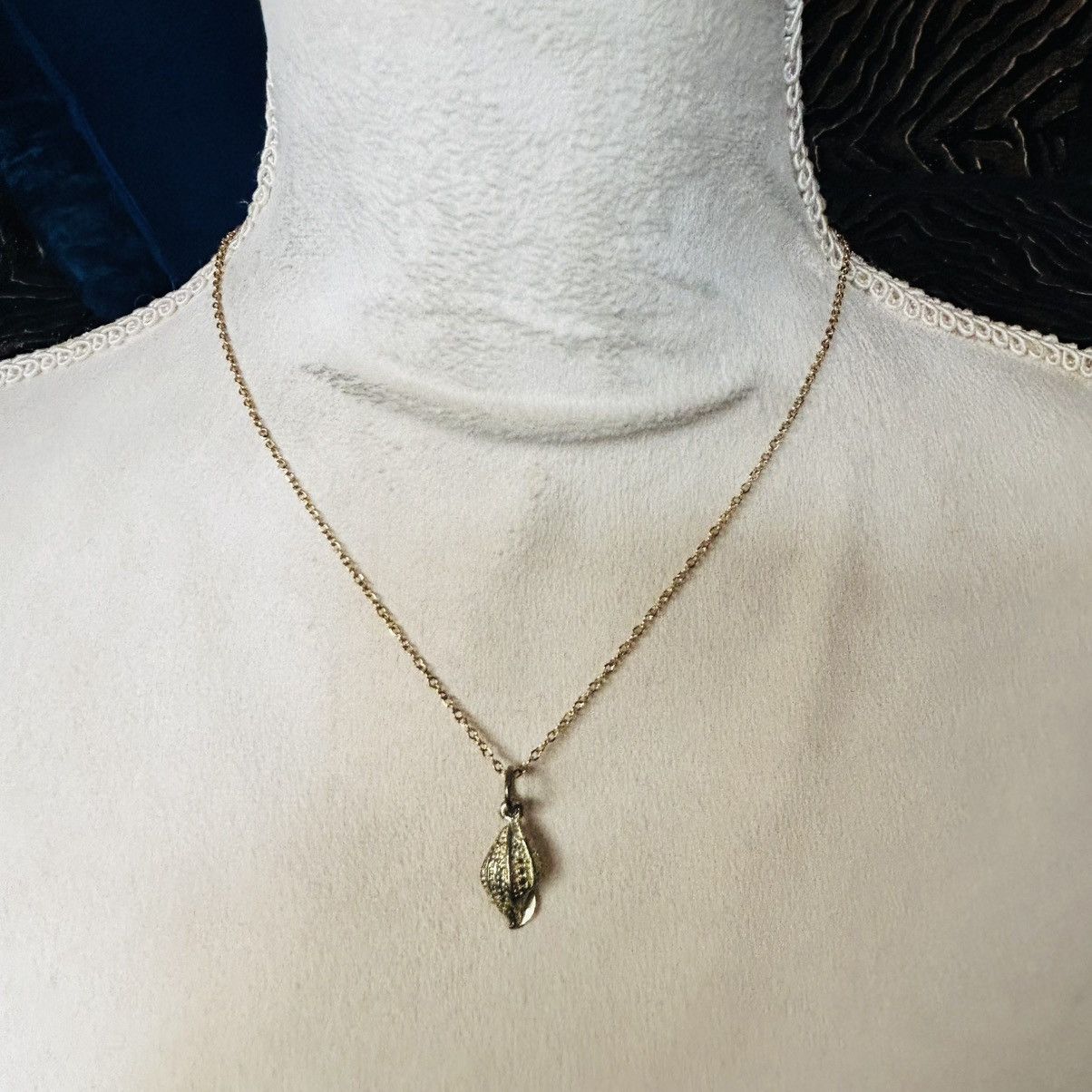 Handmade Handcrafted vintage brass shell pendant on chain necklace Size ONE SIZE - 3 Thumbnail