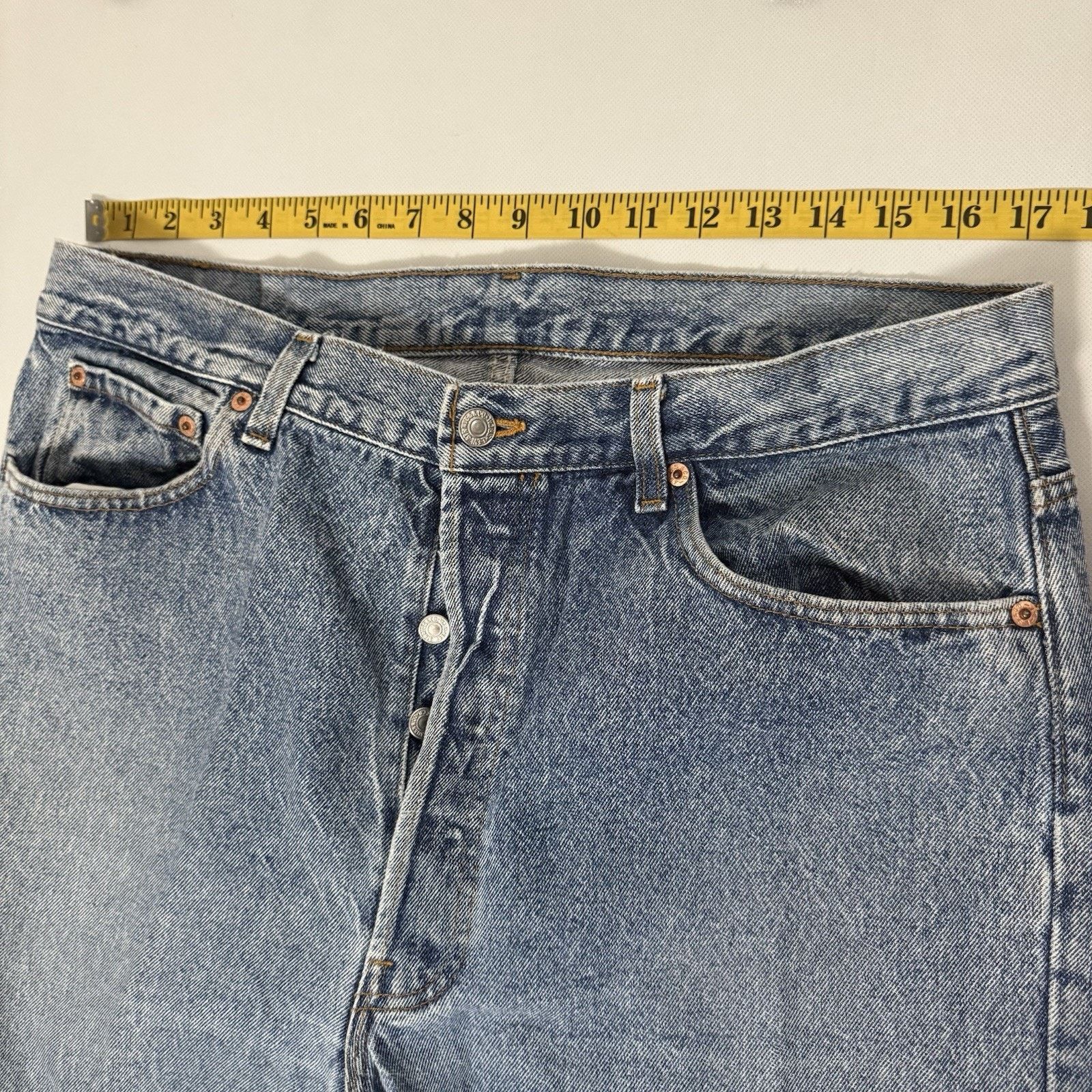 Levi's Vintage Levi's 501 Jeans Blue Orginal Fit Button Fly 2004 Size US 34 / EU 50 - 6 Thumbnail