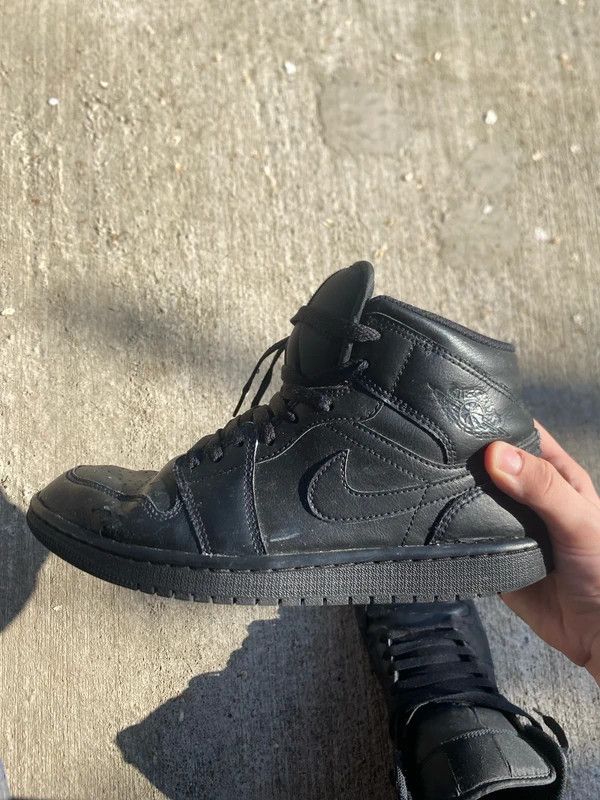 Jordan Brand Jordan 1 High Black Size US 7.5 / EU 40-41 - 1 Thumbnail