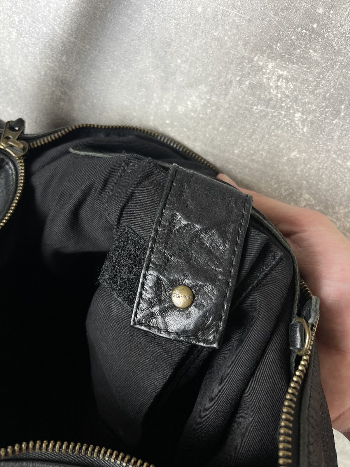 Vintage Vintage Leather Crossbody Bag Grommet Strap&Zipper Pocket Size ONE SIZE - 9 Thumbnail