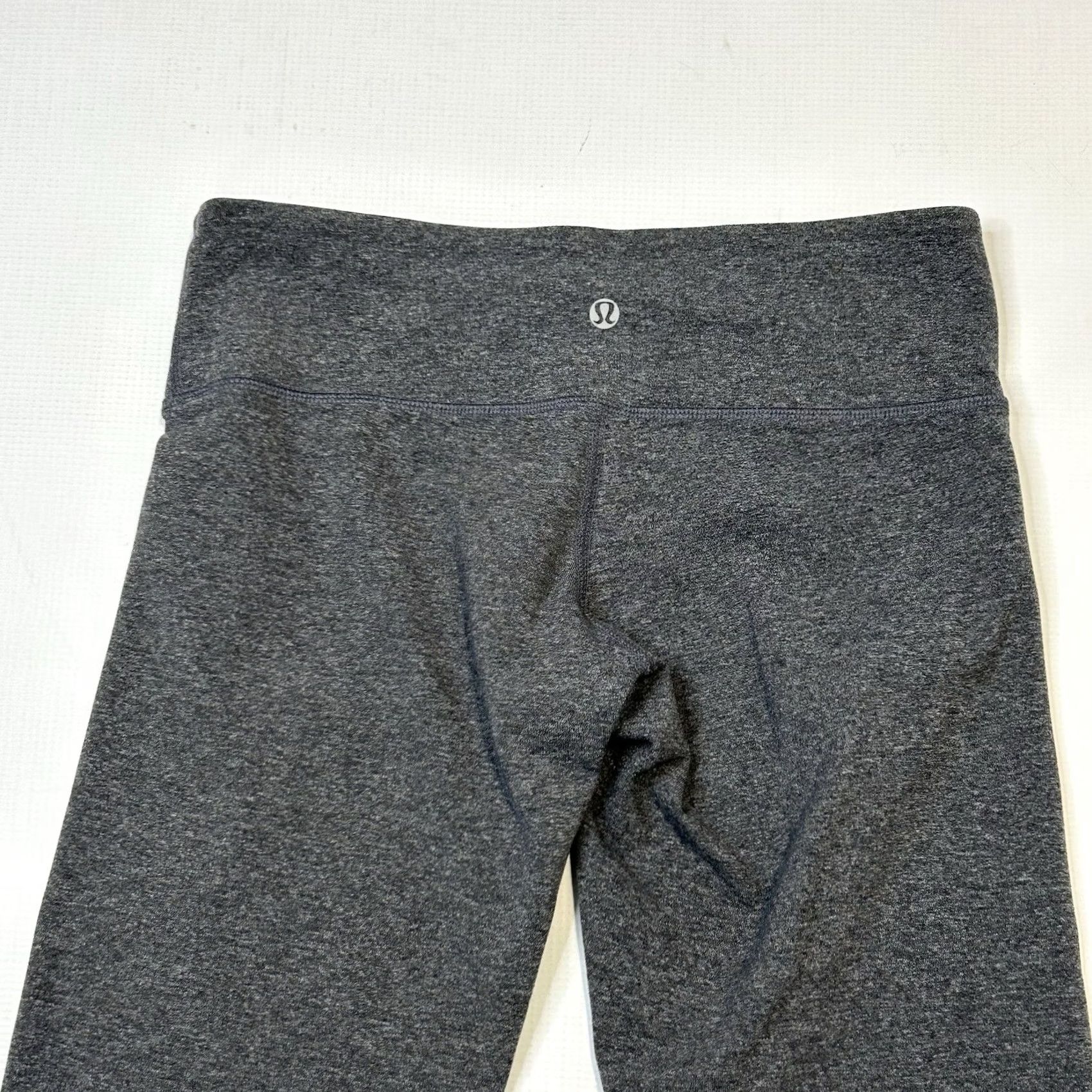 Lululemon VINTAGE Lululemon Crop Tights Heathered Gray Womens Size 6 Activewear Size ONE SIZE - 3 Thumbnail