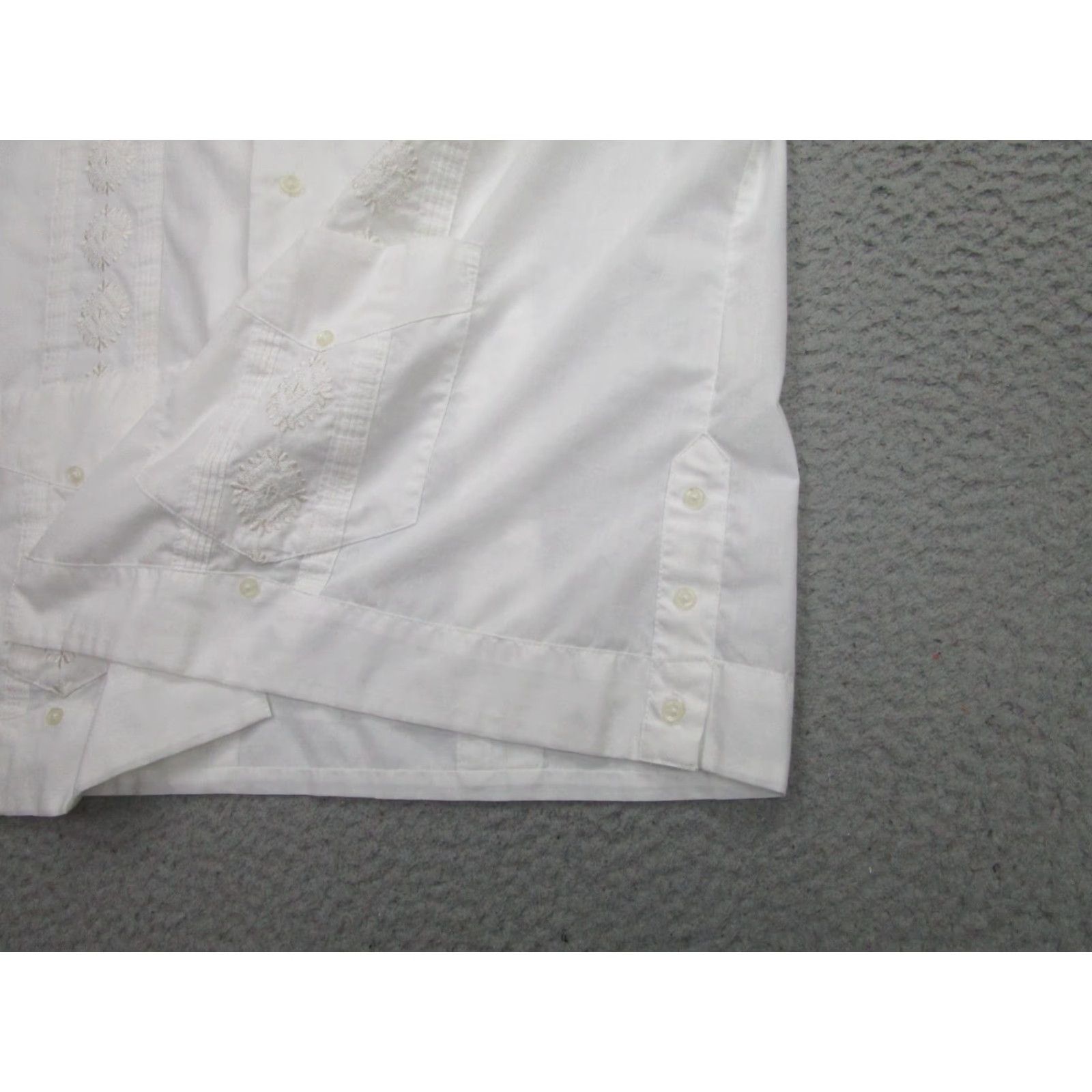 Vintage ROMANI Altria Shirt Mens XL White Guayabera Cuban Embroidered Rockabilly Romani Logo Size US XL / EU 56 / 4 - 6 Thumbnail
