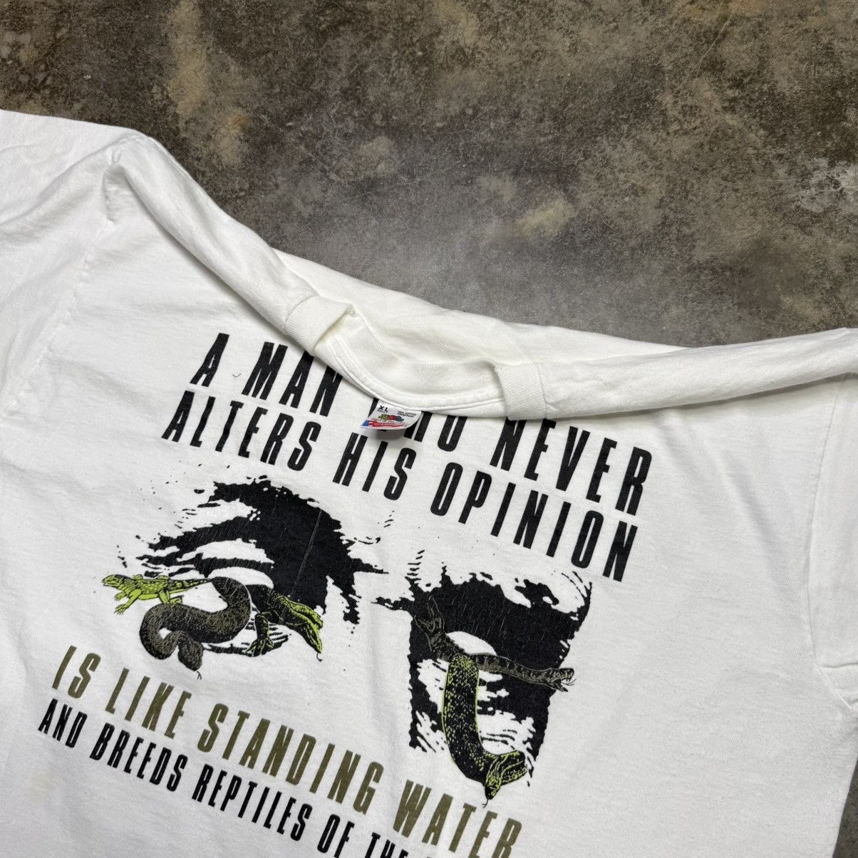 Vintage vintage lizard reptile snake of the eye art tshirt Size US XL / EU 56 / 4 - 4 Thumbnail