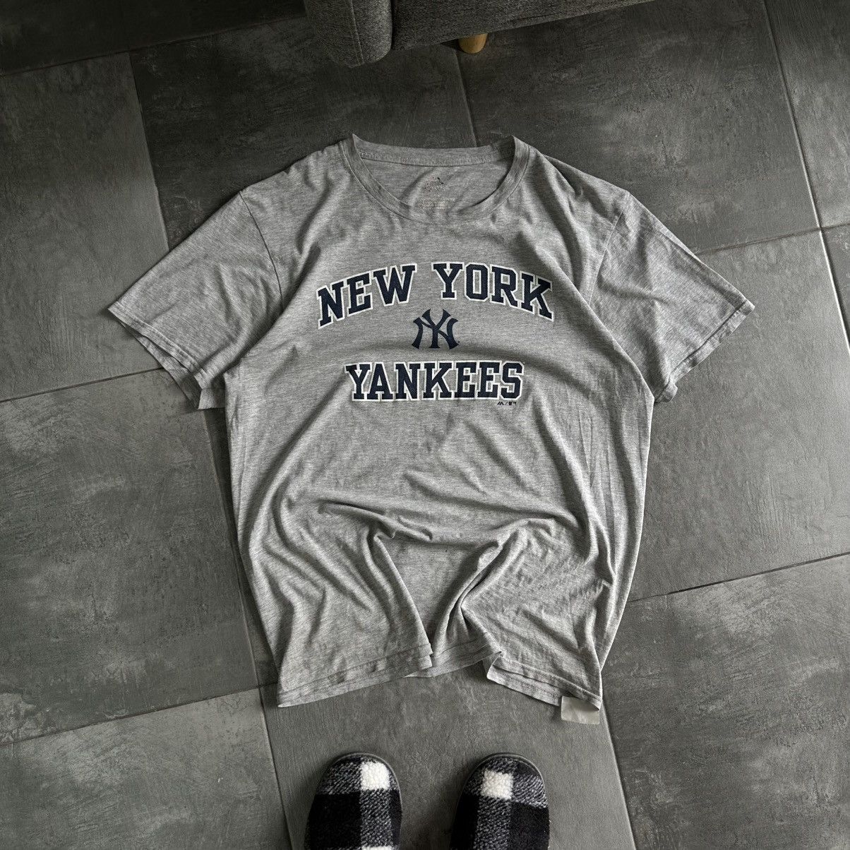 New Era × Vintage Vintage New Era Yankees T-shirts Big Logo Rap Y2K 00s Size US L / EU 52-54 / 3 - 5 Thumbnail