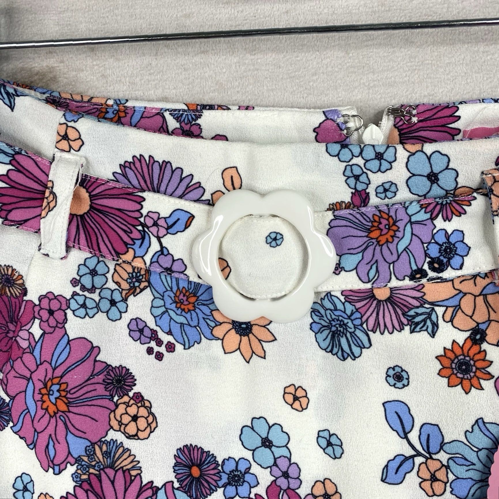 Dolls Kill Dolls Kill Sugar Thrillz Shorts w/Skirt Mini Belted 50's NWT Sz M Multicolor Floral Boho 80s 90s Shirt? Size 32" / US 10 / IT 46 - 2 Thumbnail
