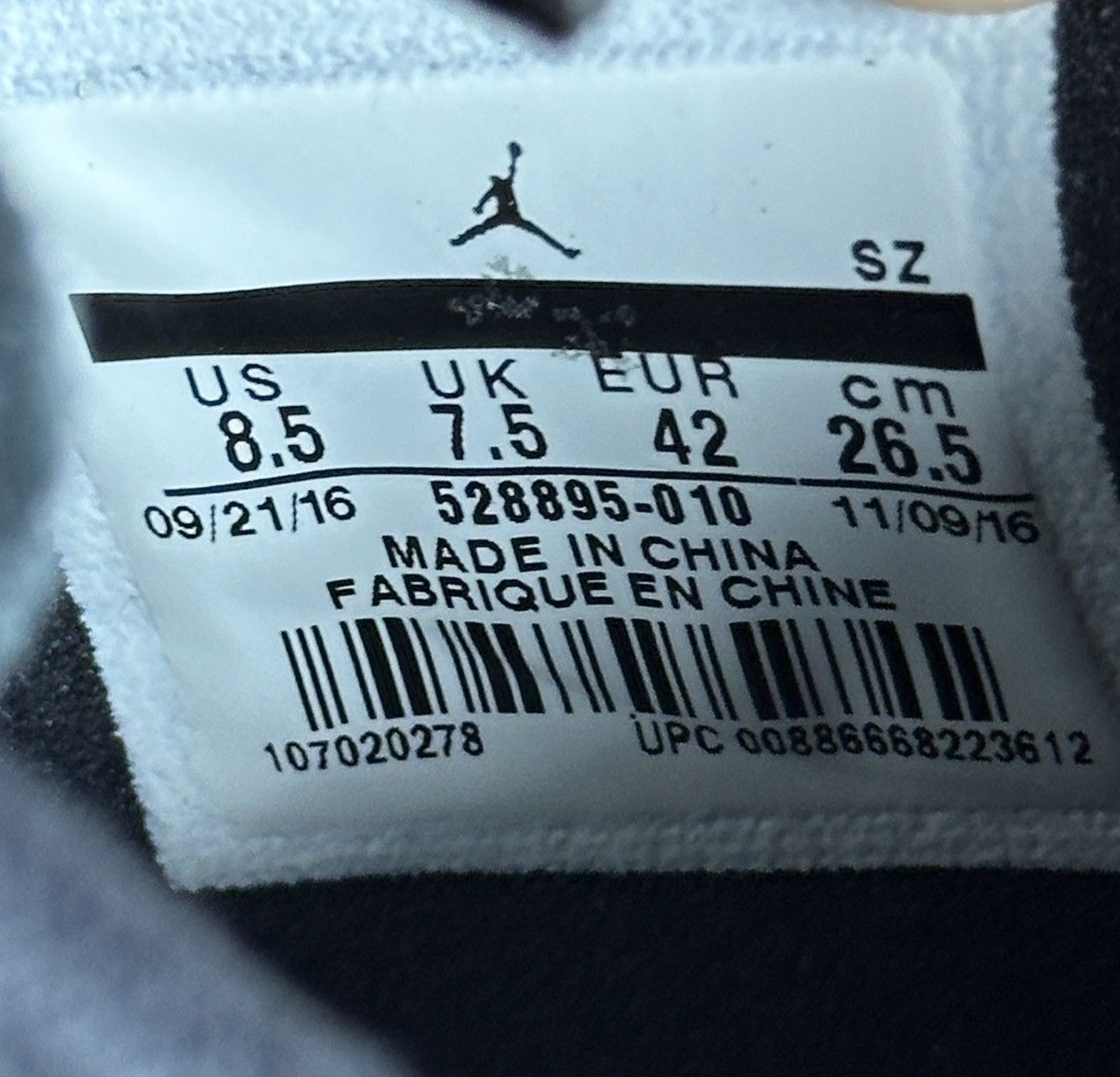Jordan Brand Size 8.5 - Air Jordan 11 Retro Low Barons Size US 8.5 / EU 41-42 - 7 Thumbnail