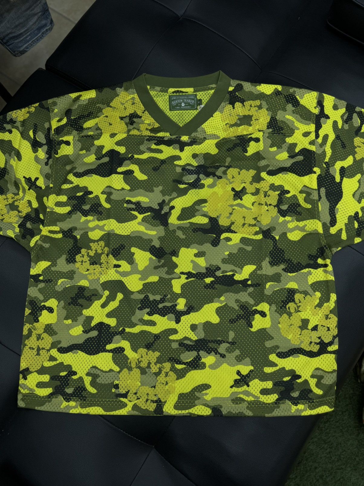 DENIM TEARS Denim Tears Yellow Camo Cotton Wreath Jersey Size S (NEW) Size US S / EU 44-46 / 1 - 1 Thumbnail