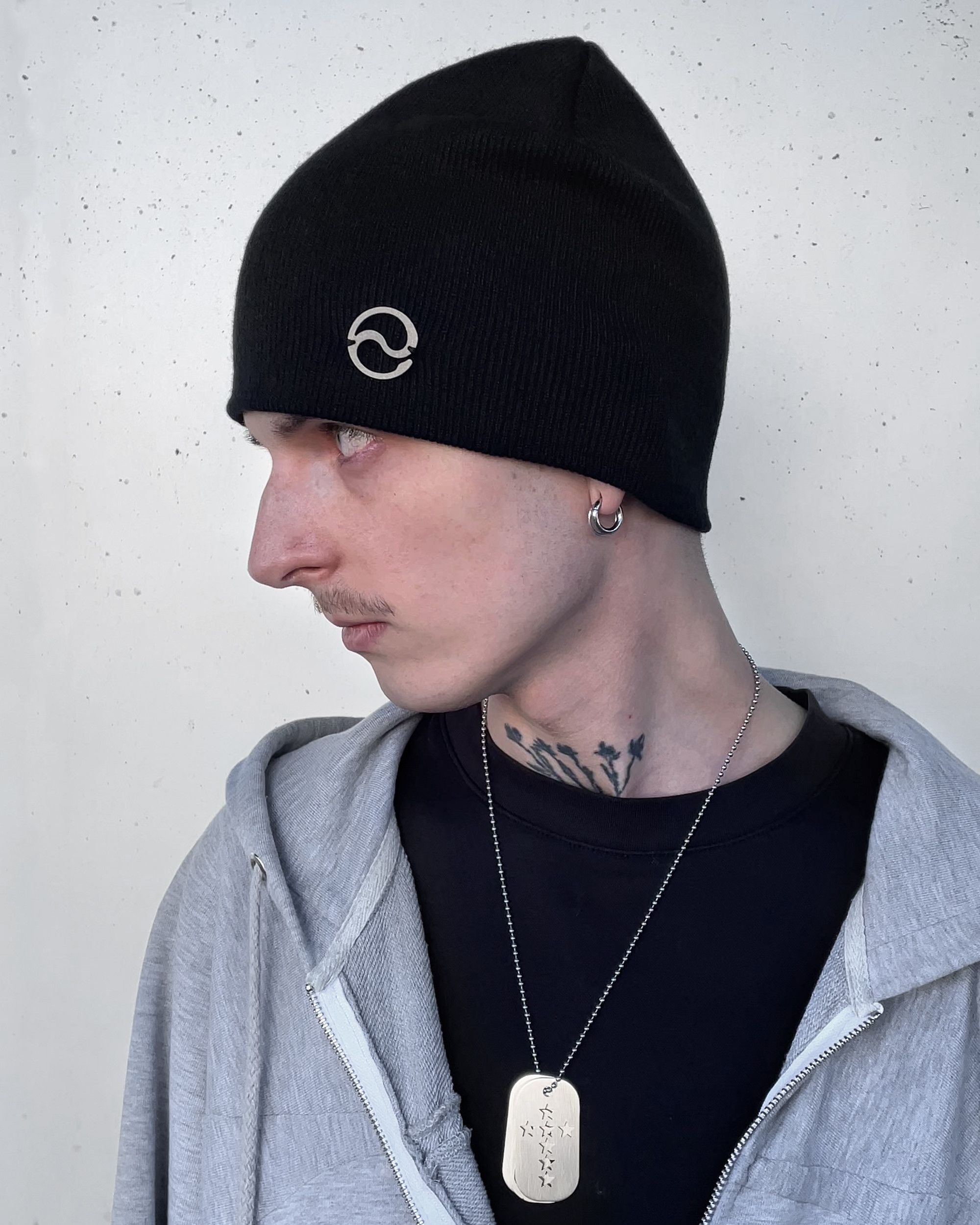 Other Black Beanie Size ONE SIZE - 2 Thumbnail