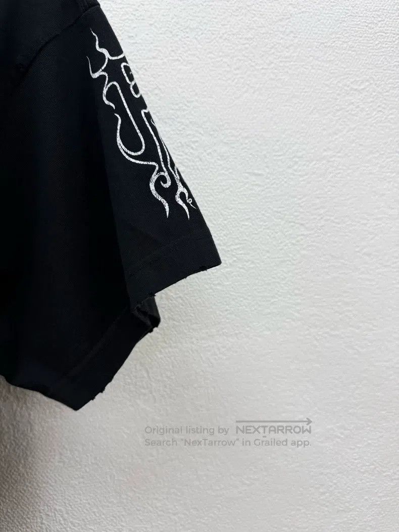 Balenciaga Balenciaga Distressed Short-sleeve T-shirt Size US S / EU 44-46 / 1 - 5 Thumbnail