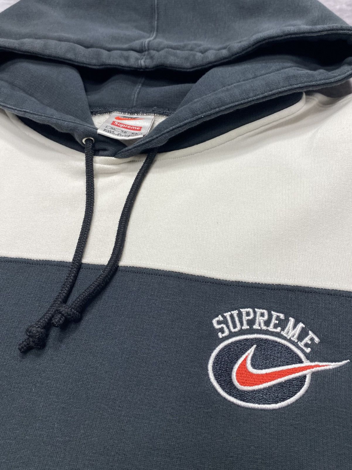 Nike × Supreme Supreme Nike Stripe Hooded Sweatshirt Black (SS19) Size US XL / EU 56 / 4 - 2 Thumbnail