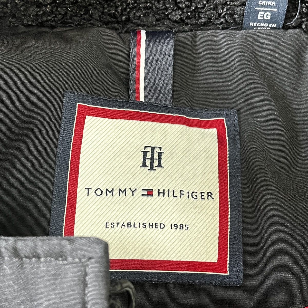 Tommy Hilfiger Tommy Hilfiger Long Puffer Jacket Parka Size US XL / EU 56 / 4 - 20 Thumbnail