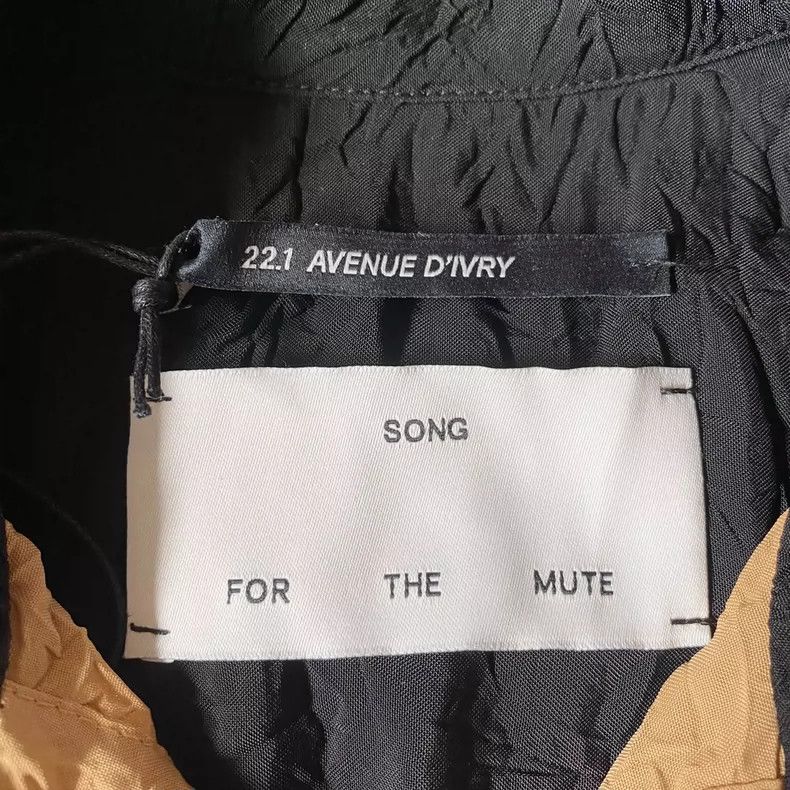 Song For The Mute Song For The Mute Black and yellow spliced pleated short s Size US S / EU 44-46 / 1 - 5 Thumbnail