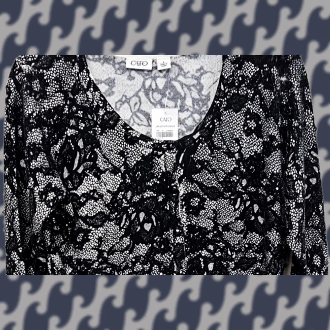 Vintage Cato Black Floral Lace Button Front Cardigan Scoop Neck Lightweight Knit Women S Small Pullover NWT Size S / US 4 / IT 40 - 1 Thumbnail