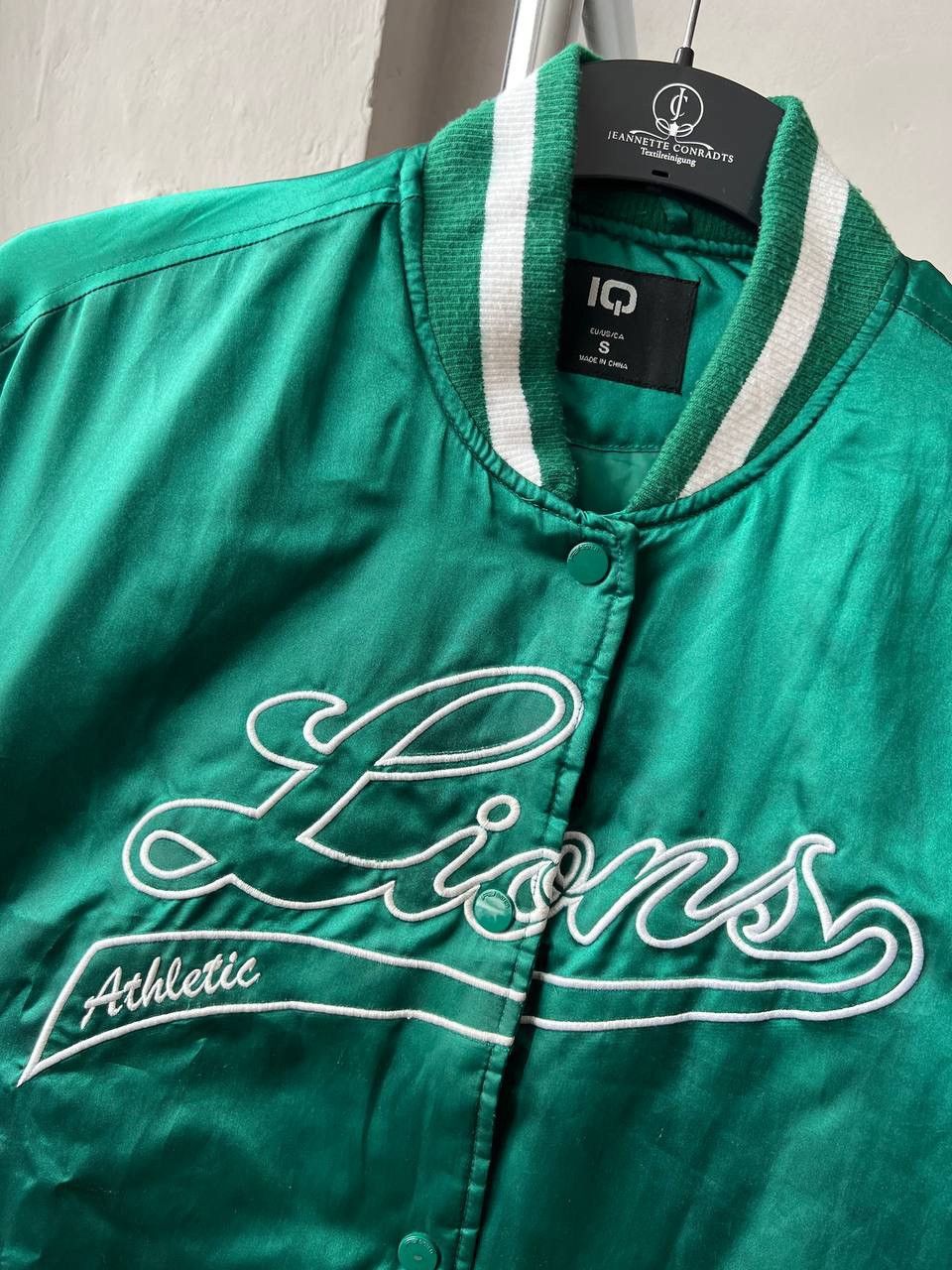 NFL DETROIT LIONS ATHLETIC NFL FBS UNISEX BOMBER JACKET SIZE S Size US S / EU 44-46 / 1 - 5 Thumbnail