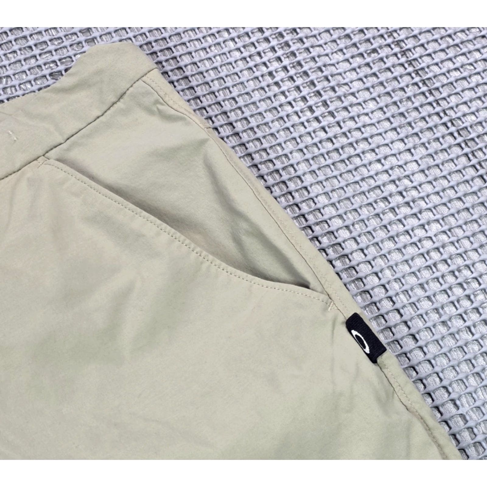 Oakley Oakley Pants Men 40x31 Regular Fit Performance Outdoors Trek Logo Beige Stretch Pants Size US 40 / EU 56 - 6 Thumbnail