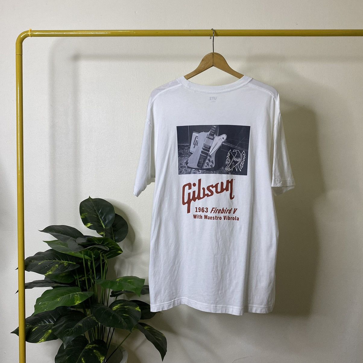 Band Tees × Uniqlo Gibson Firebird V For Uniqlo Collaboration T Shitt Size US XL / EU 56 / 4 - 1 Thumbnail
