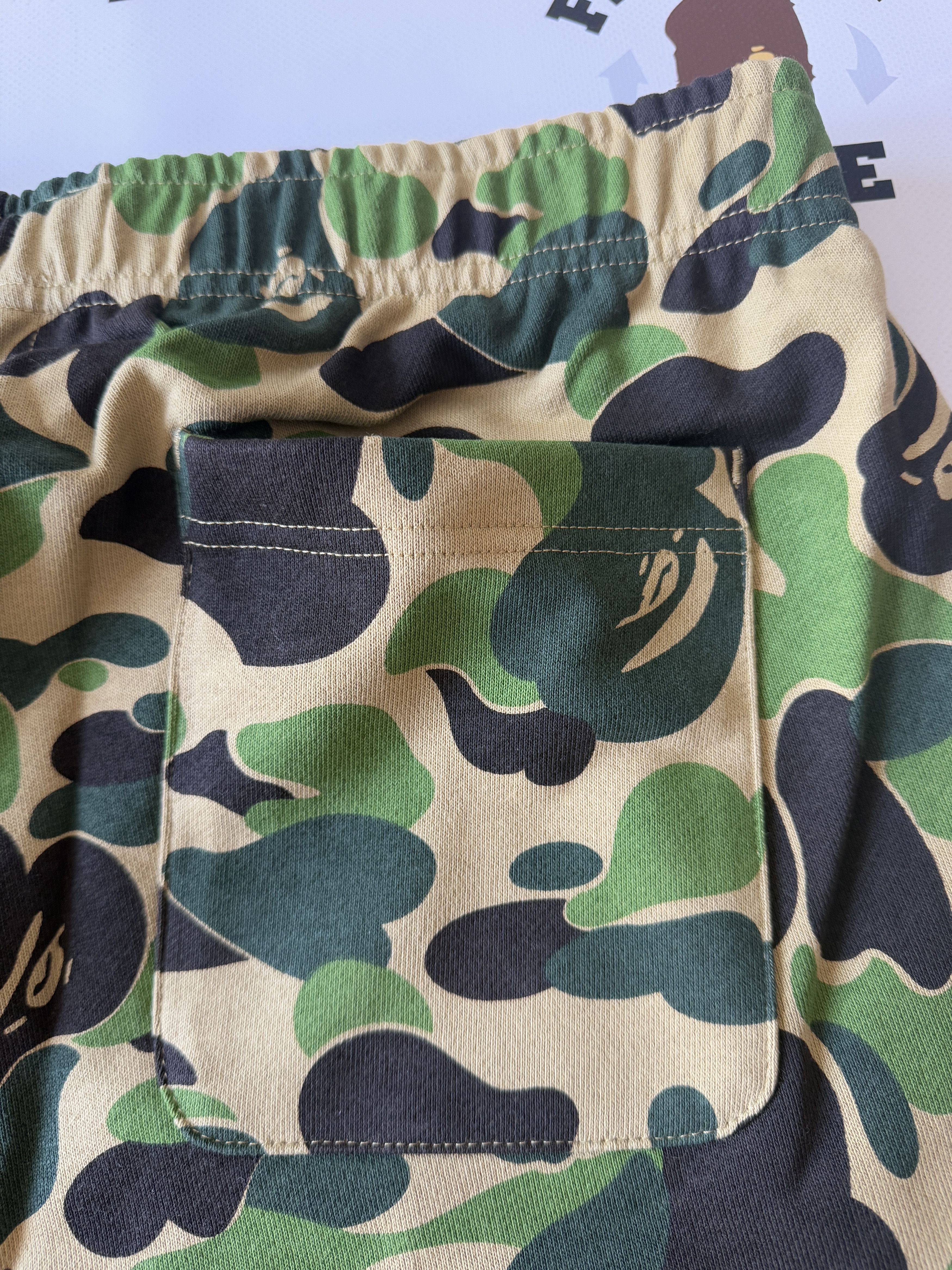 Bape BAPE ABC CAMO SHARK SWEAT SHORTS Size US 34 / EU 50 - 4 Thumbnail