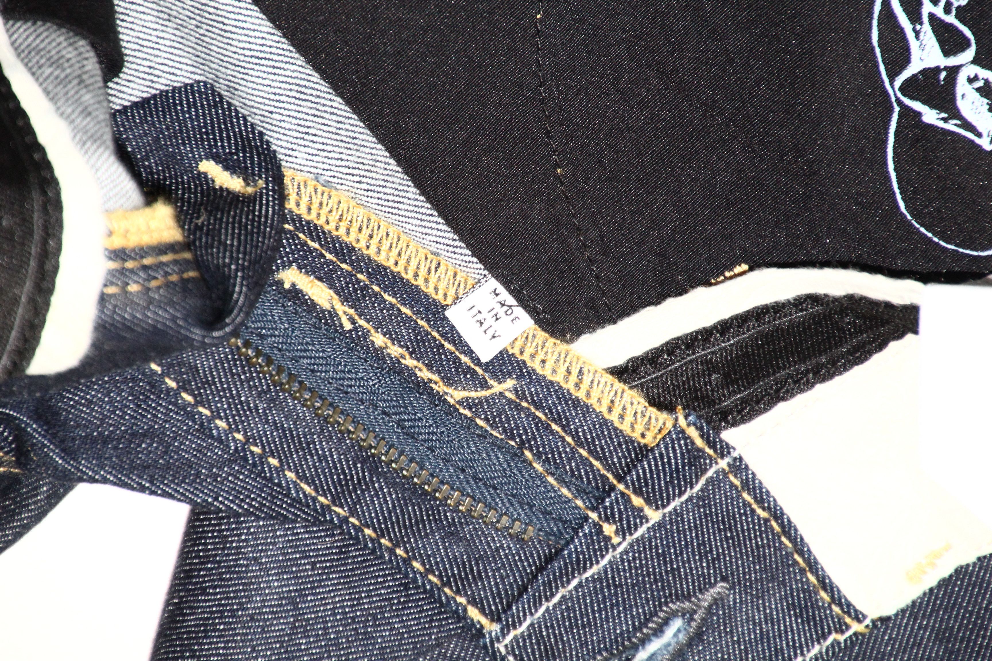 John Richmond Richmond Denim Slim Fit Rhinestones Trim Bermuda Shorts Size US 28 / EU 44 - 13 Thumbnail