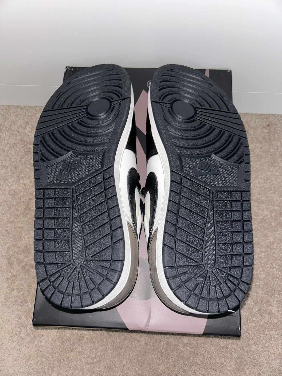 Jordan Brand × Nike Air Jordan 1 Retro Low OG “Mochas” Size US 11 / EU 44 - 6 Thumbnail