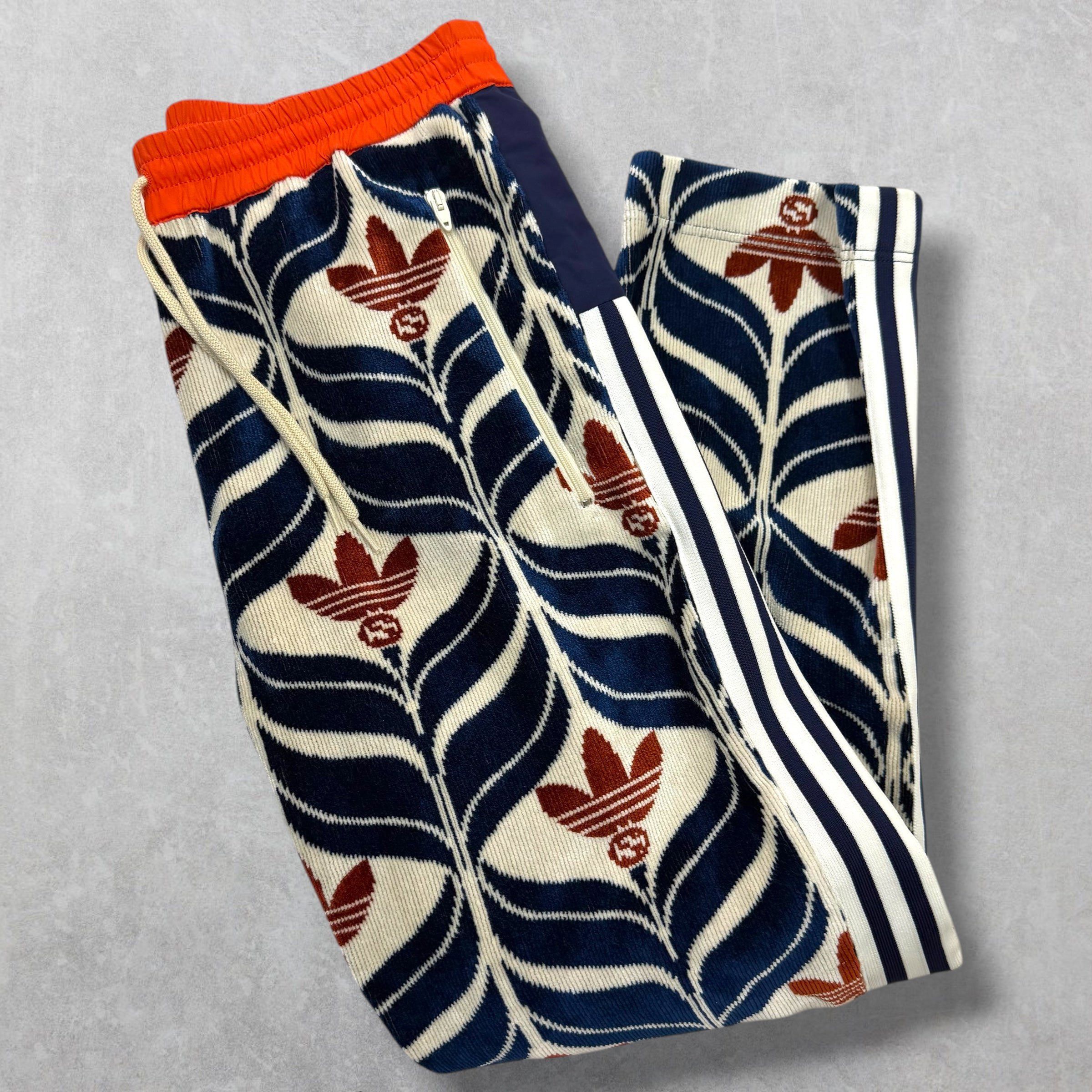 Gucci Gucci x Adidas Interlocking G Trefoil Pants 44 (XS) Size US 28 / EU 44 - 1 Thumbnail