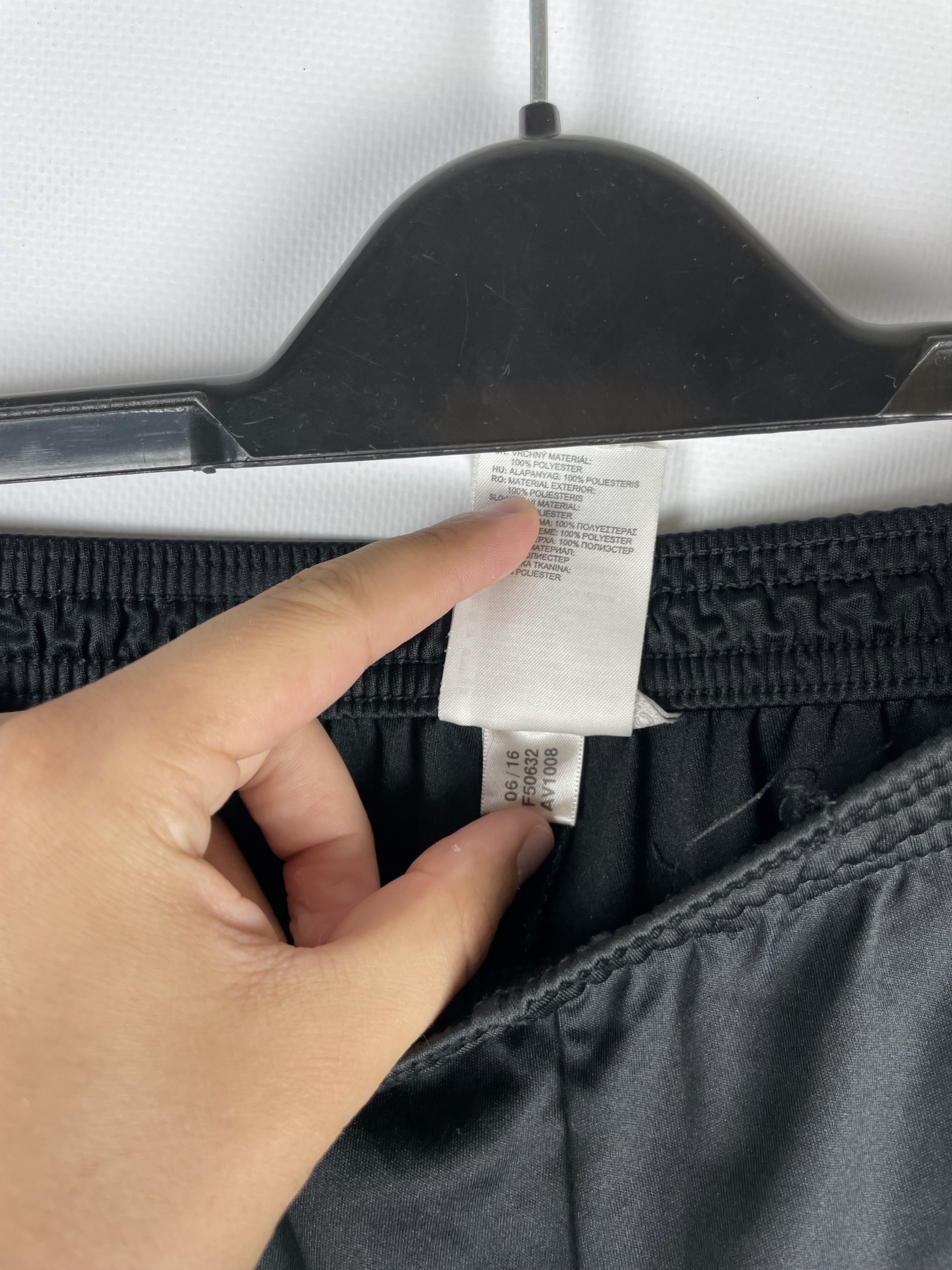 Adidas Vintage Adidas Shorts Y2k Size US 34 / EU 50 - 7 Thumbnail