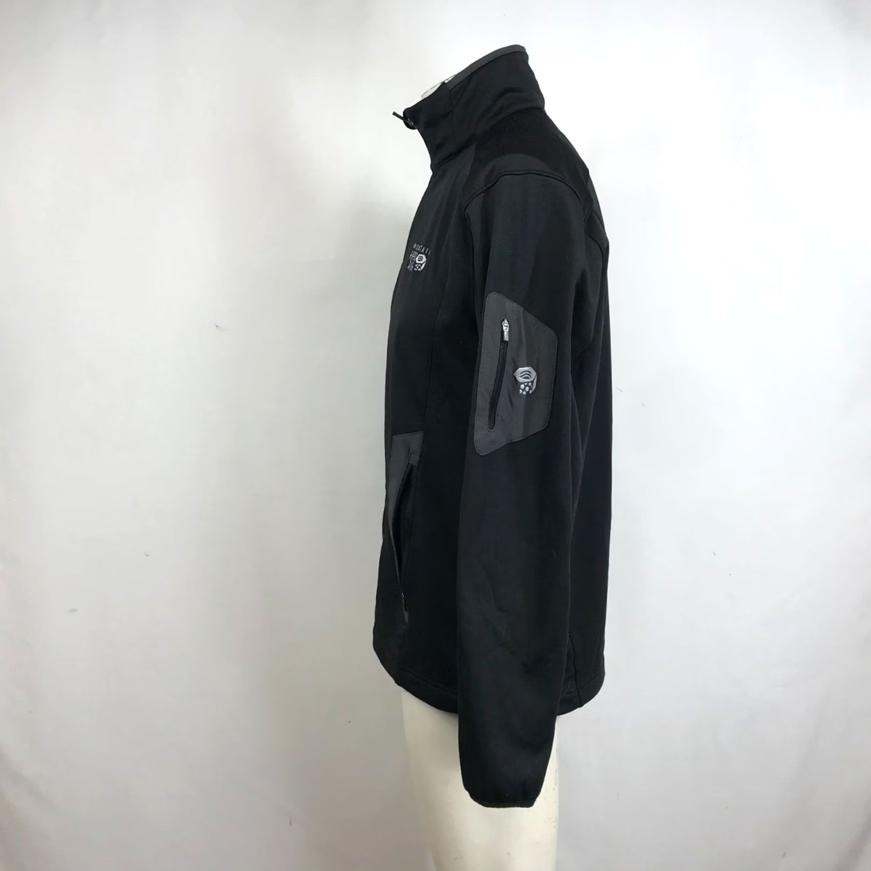 Mountain Hardwear MOUNTAIN HARDWEAR Mens Medium Black Long Sleeve Full Zip Jacket Coat Shirt, Regular Fit, Outdoor, Activewear, 1/4 Zip, Logo, Mountain Hardwear, MV Size US M / EU 48-50 / 2 - 7 Thumbnail