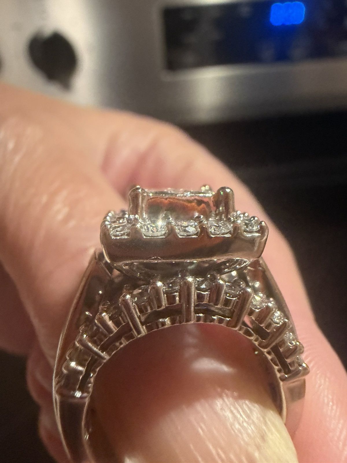 Other 14kt white gold 2.98 carat diamond ring Size ONE SIZE - 9 Thumbnail