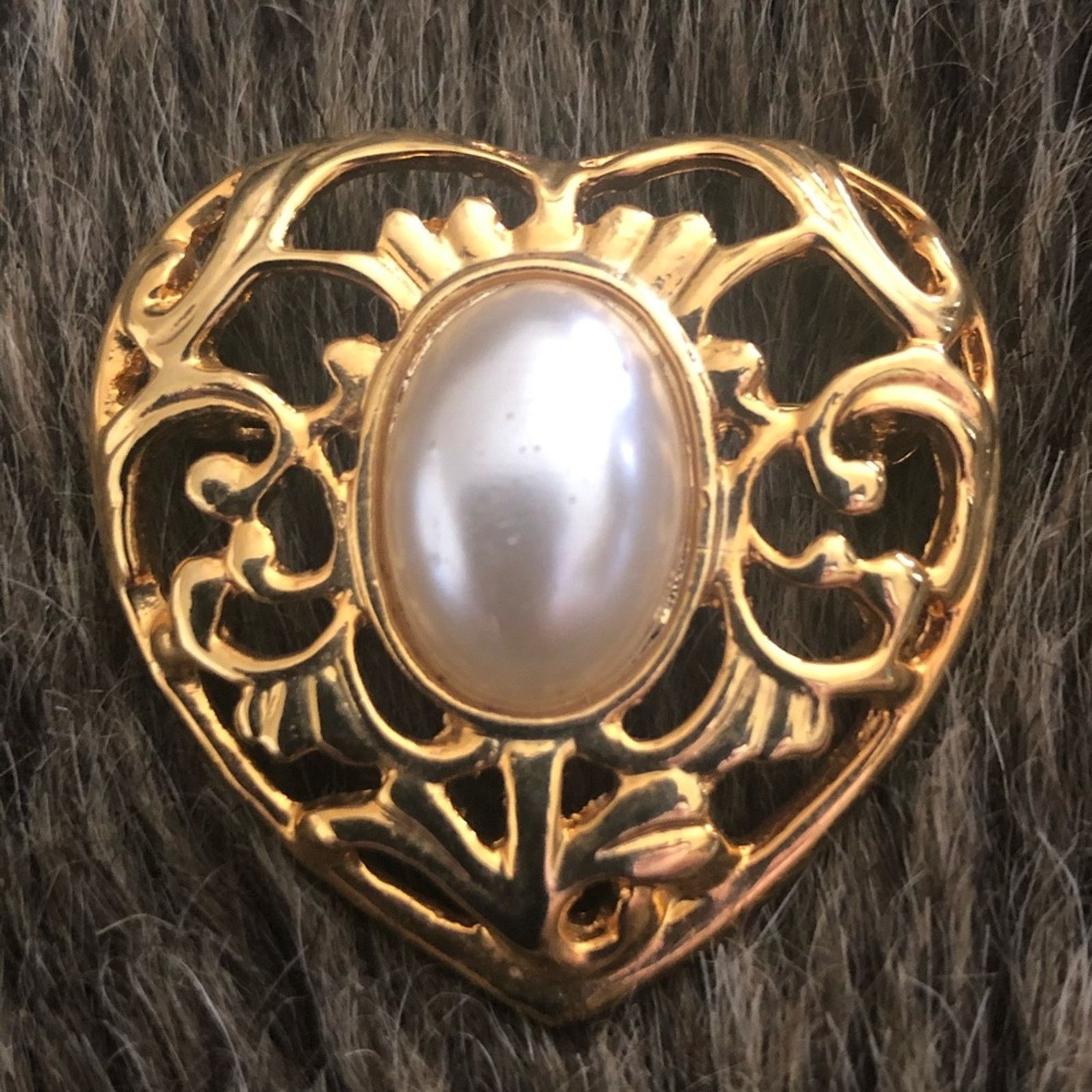 Vintage Vintage 80s filigree heart faux pearl brooch pin Size ONE SIZE - 1 Thumbnail