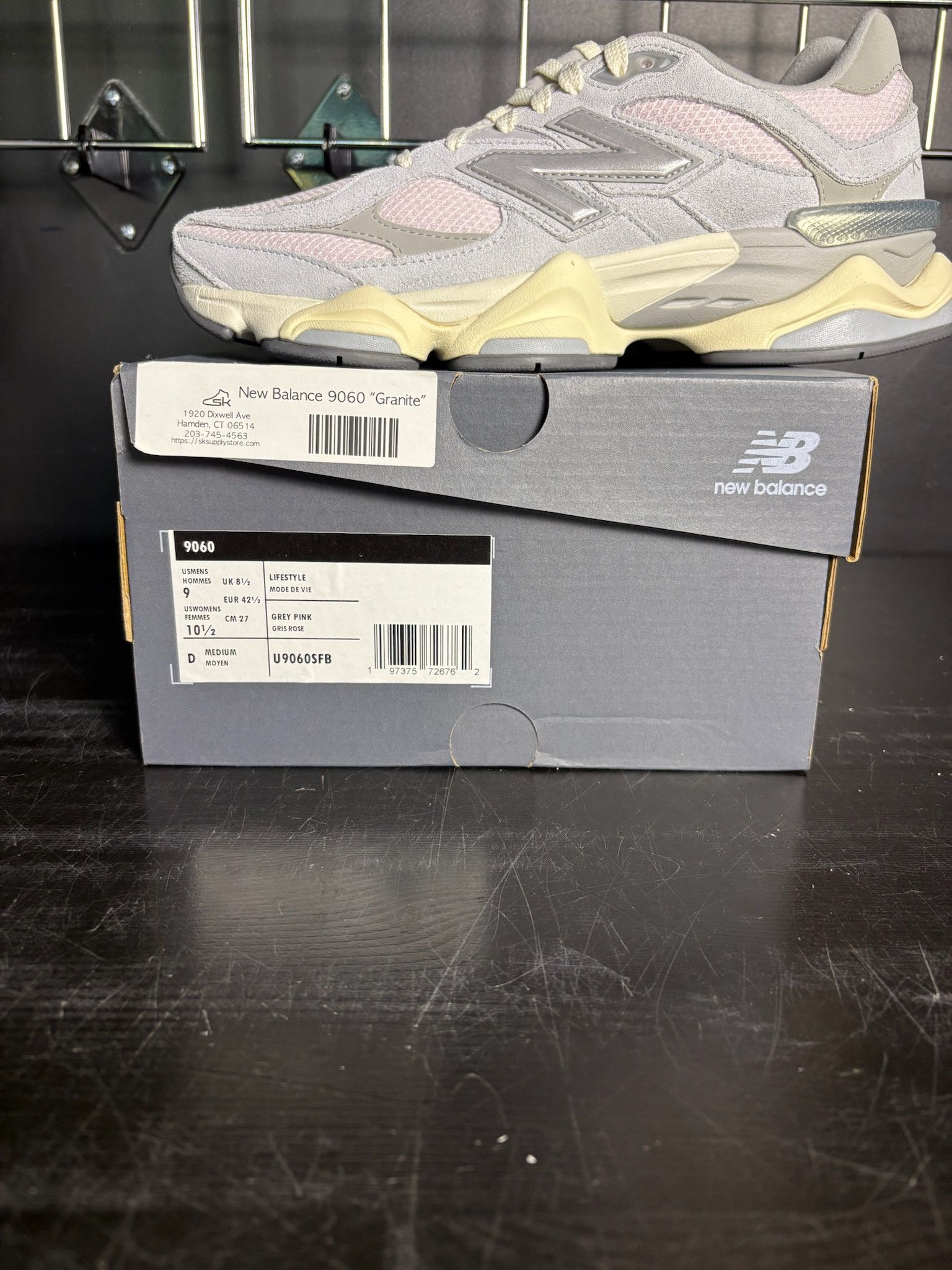 New Balance New Balance 9060 "Granite" Size US 9 / EU 42 - 6 Thumbnail