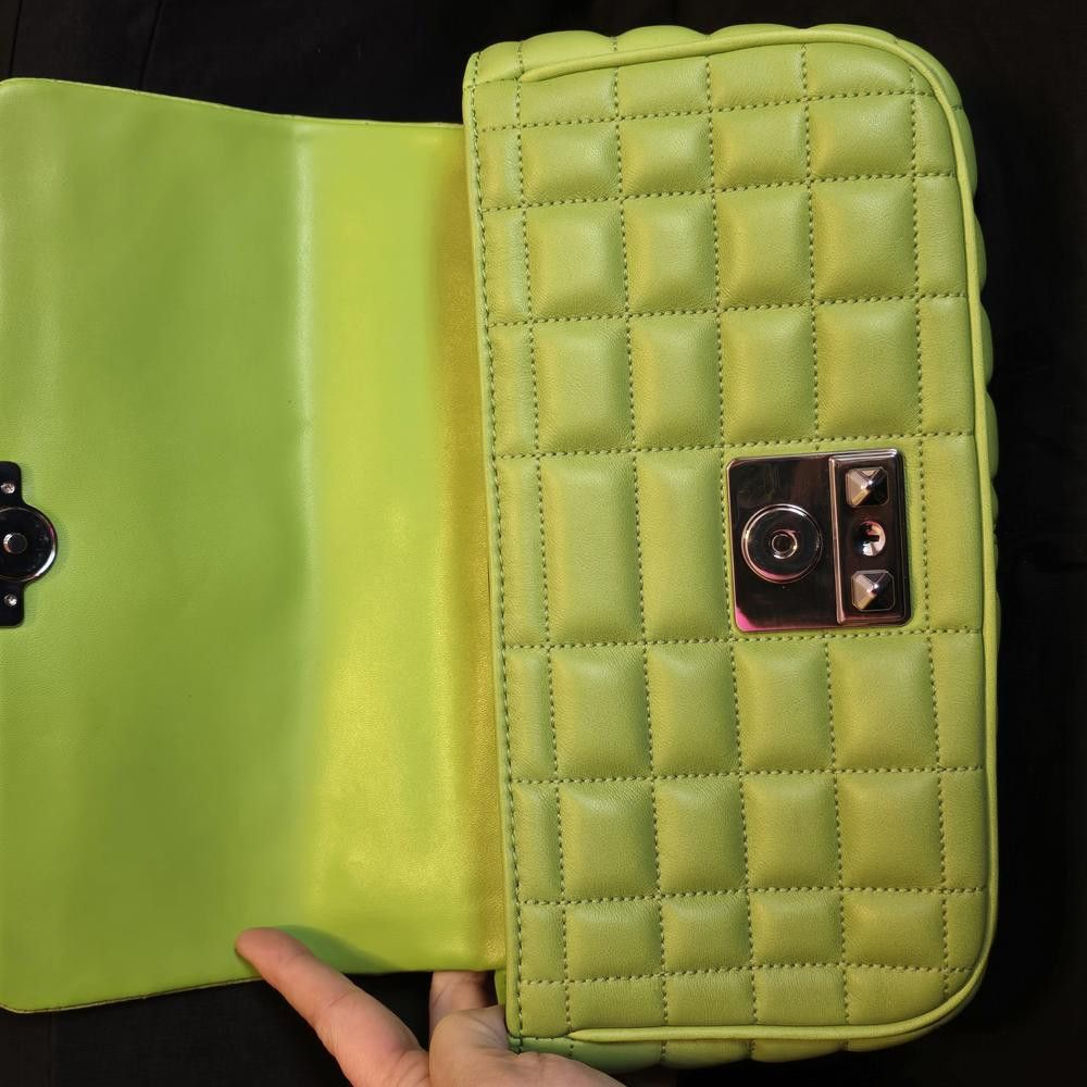 Michael Kors Michael Kors Lime Green Quilted Bag Size ONE SIZE - 5 Thumbnail