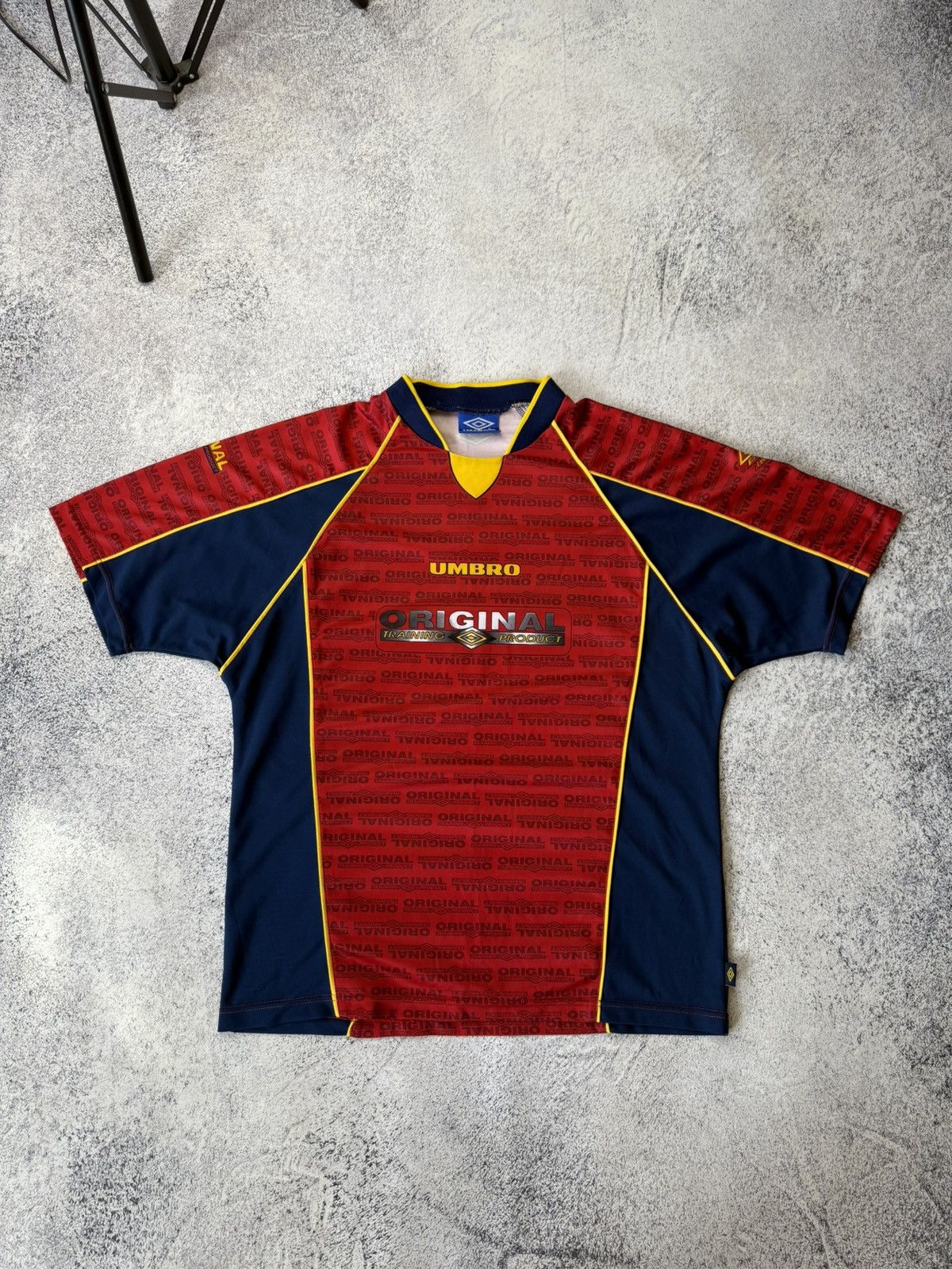 Umbro Vintage Umbro Original Training Product Shirt Mens Crew Size US XL / EU 56 / 4 - 1 Thumbnail