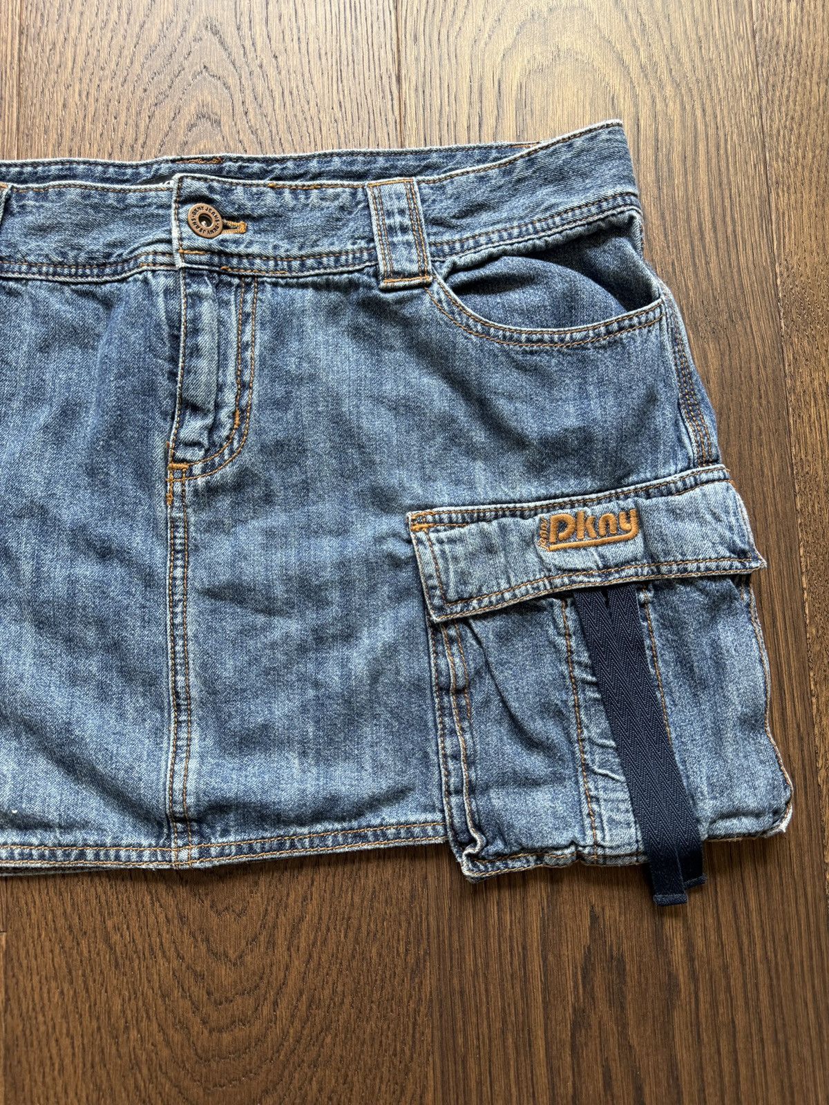 DKNY Vintage Y2K DKNY Jeans Cargo Mini Skirt Size 34" / US 12 / IT 48 - 2 Thumbnail