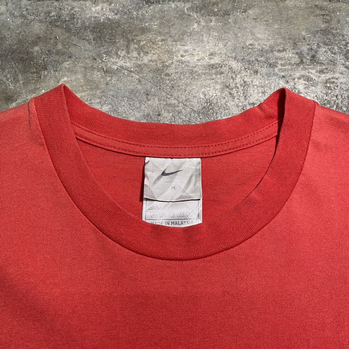 Nike × Vintage Vintage y2k Nike Court sunfade T Shirt Size US M / EU 48-50 / 2 - 2 Thumbnail