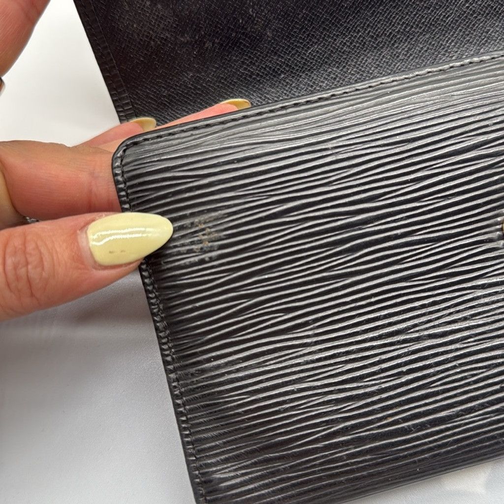 Louis Vuitton Louis Vuitton Epi Porte Tresor International Wallet Black Size ONE SIZE - 14 Thumbnail
