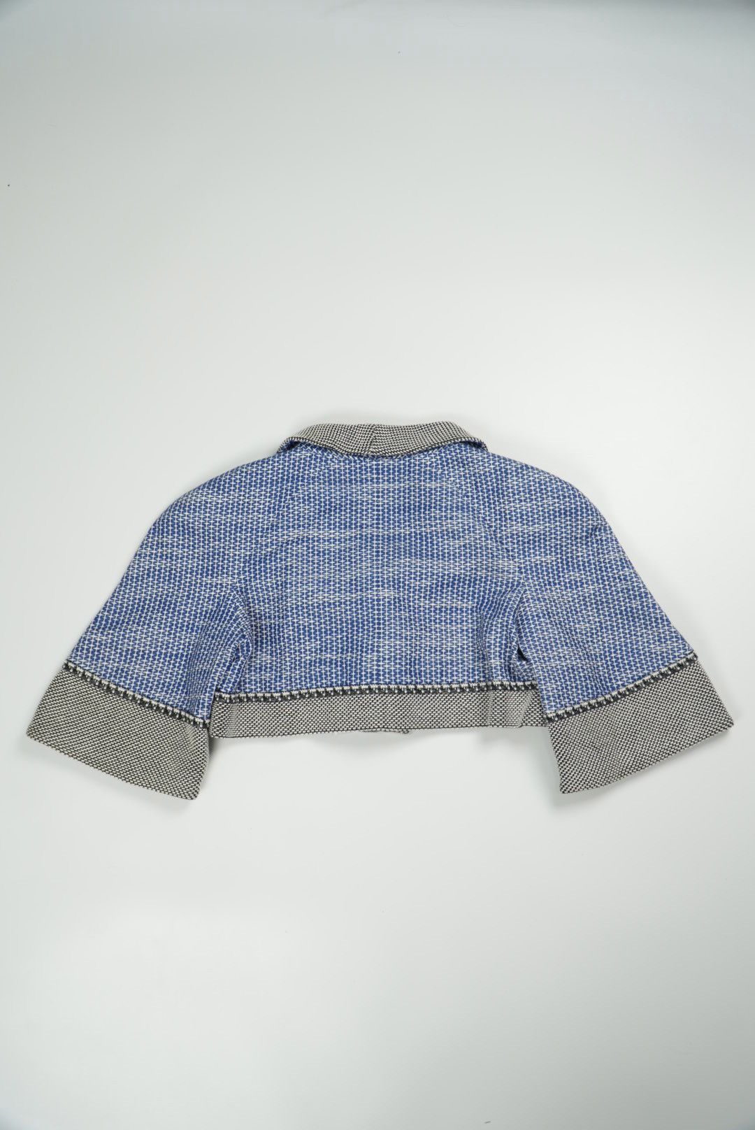 Chanel Chanel Crop Tweed Jacket Size M / US 6-8 / IT 42-44 - 2 Thumbnail