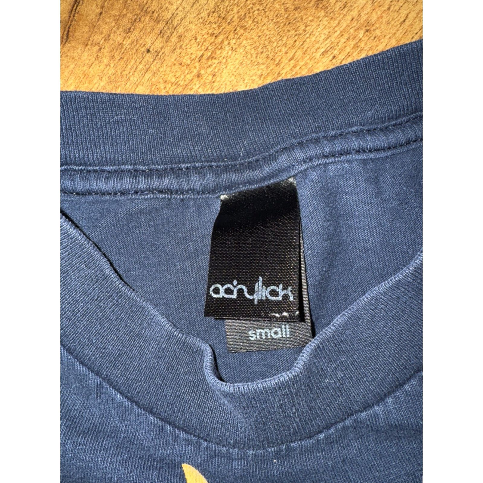 J Brand VINTAGE ACRYLICK T-Shirt Men S Blue 17.5x25 Shirt Small Size US S / EU 44-46 / 1 - 3 Thumbnail
