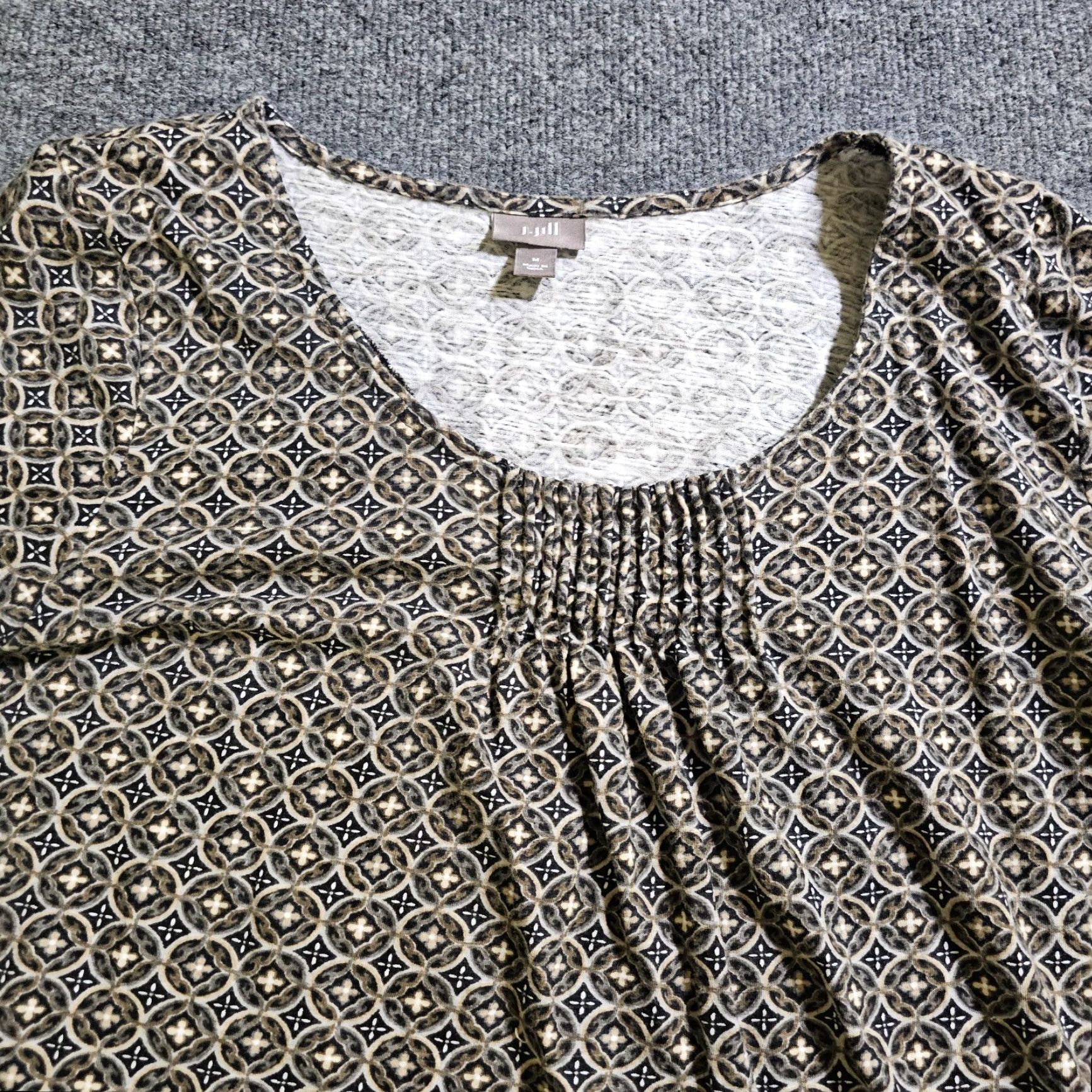 J. Jill J. Jill Top Shirt Womens Medium Beige Black Pleating 3/4 Sleeve Pullover Casual Career Geometric Knit Blouse Capable of Business Women Men? Size M / US 6-8 / IT 42-44 - 2 Thumbnail