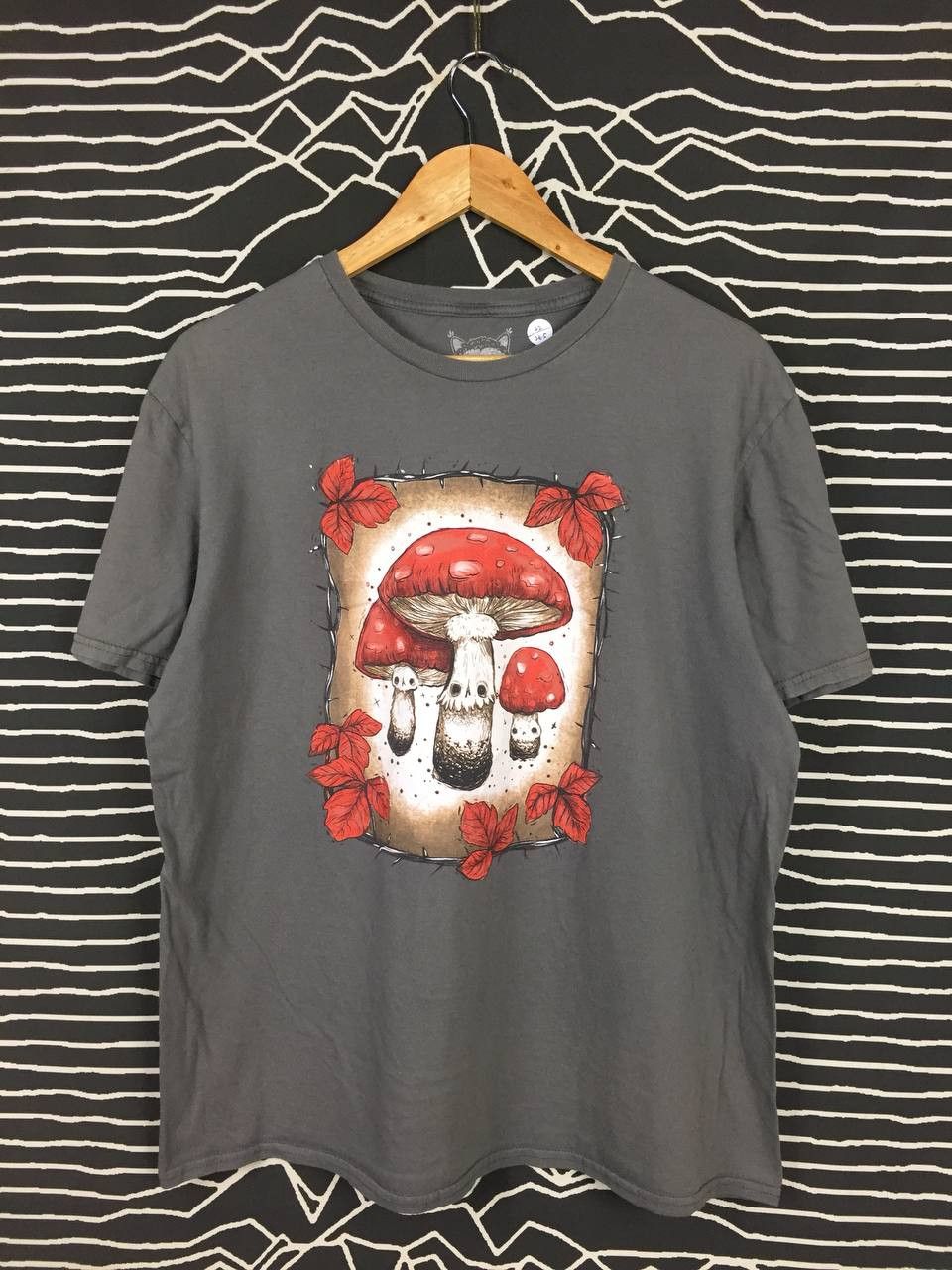 Vintage Stephanie Bayles Poisonous Mushroom Guild Of Calamity Tee Size US L / EU 52-54 / 3 - 2 Thumbnail