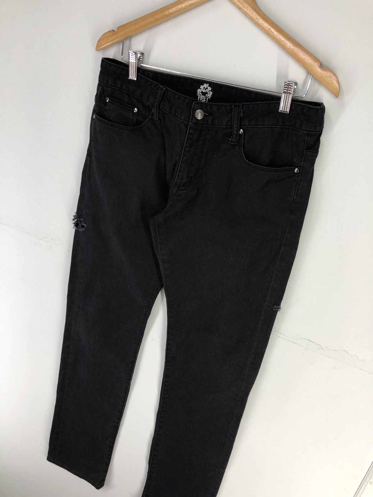 Japanese Brand Japanese Brand Root Three Distressed Black Jeans Size US 31 - 4 Thumbnail