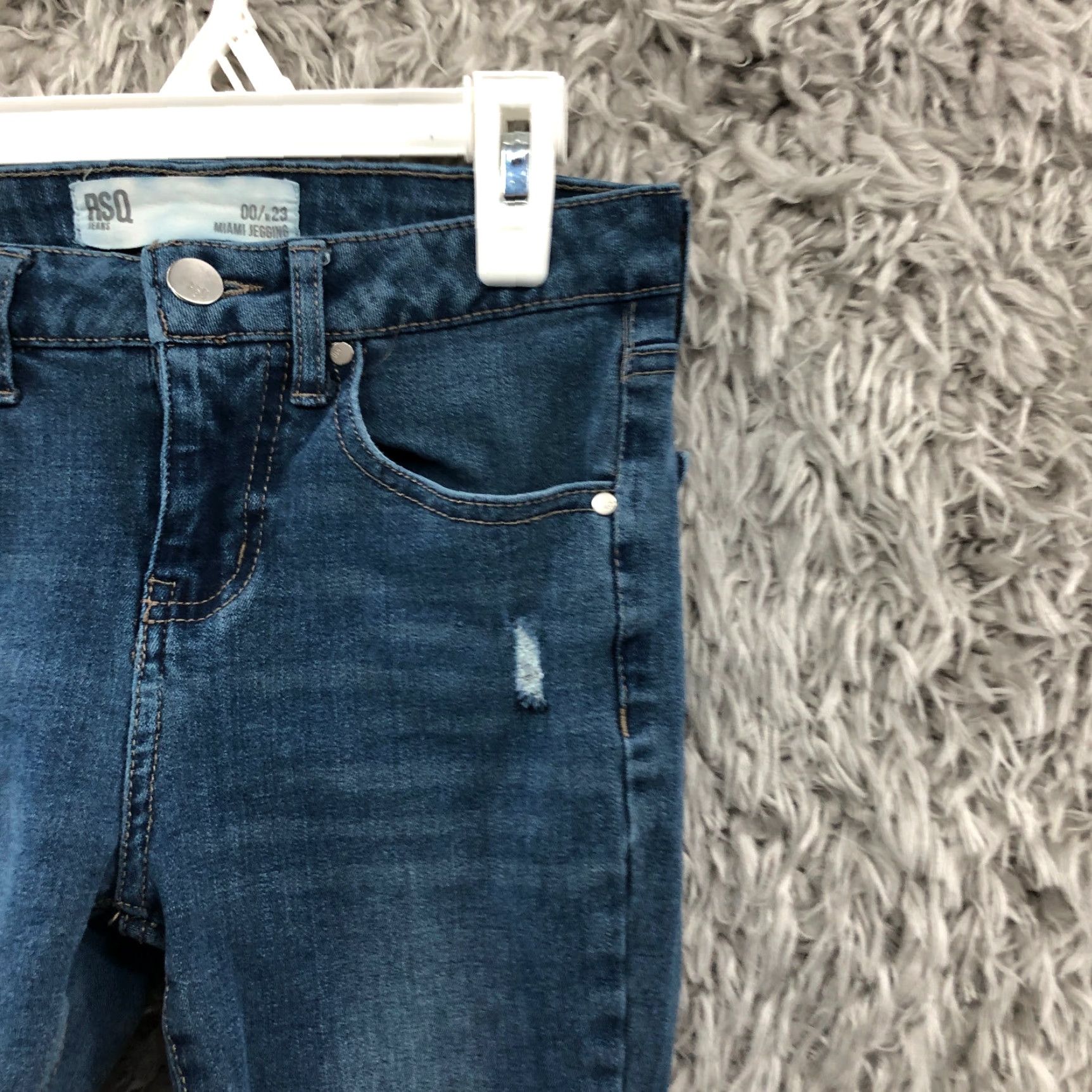 Rsq RSQ Skinny Jeans Size 00 Juniors Mid Rise Dark Wash Blue Denim Shirt? Size 24" / US 00 / IT 34 - 6 Thumbnail